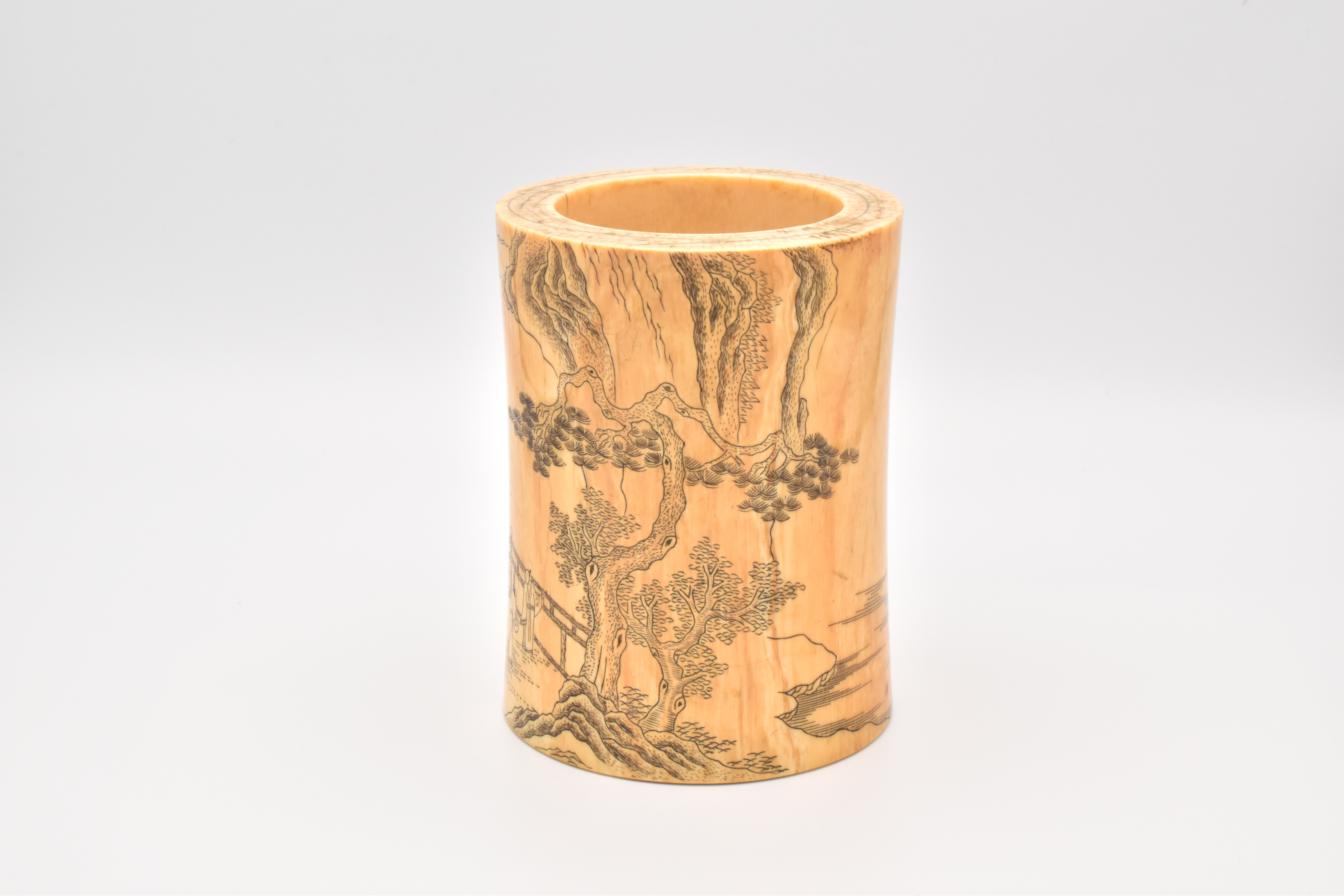 A CHINESE IVORY BRUSH POT, QING DYNASTY, 18TH/19TH CENTURY - Image 2 of 20