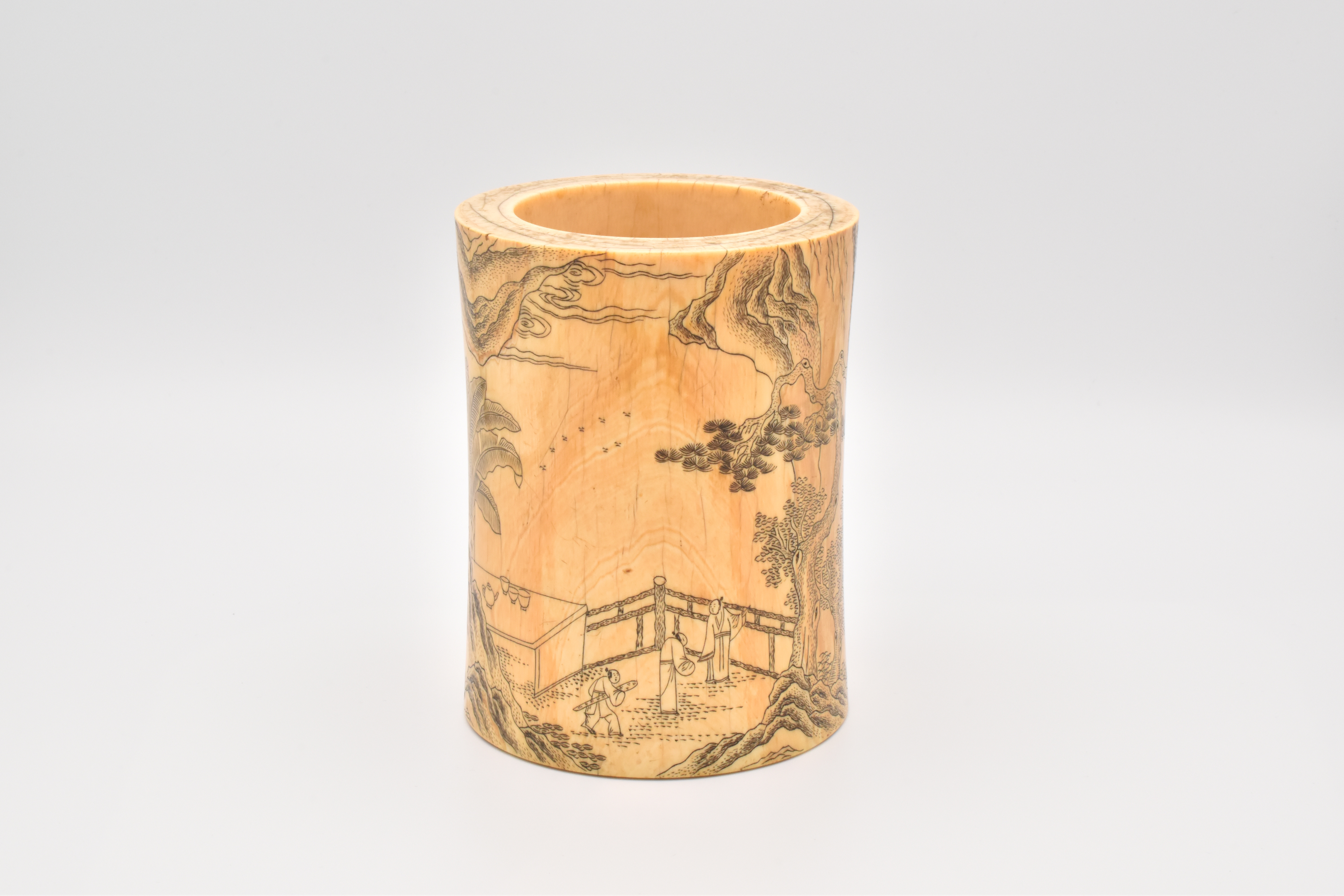 A CHINESE IVORY BRUSH POT, QING DYNASTY, 18TH/19TH CENTURY