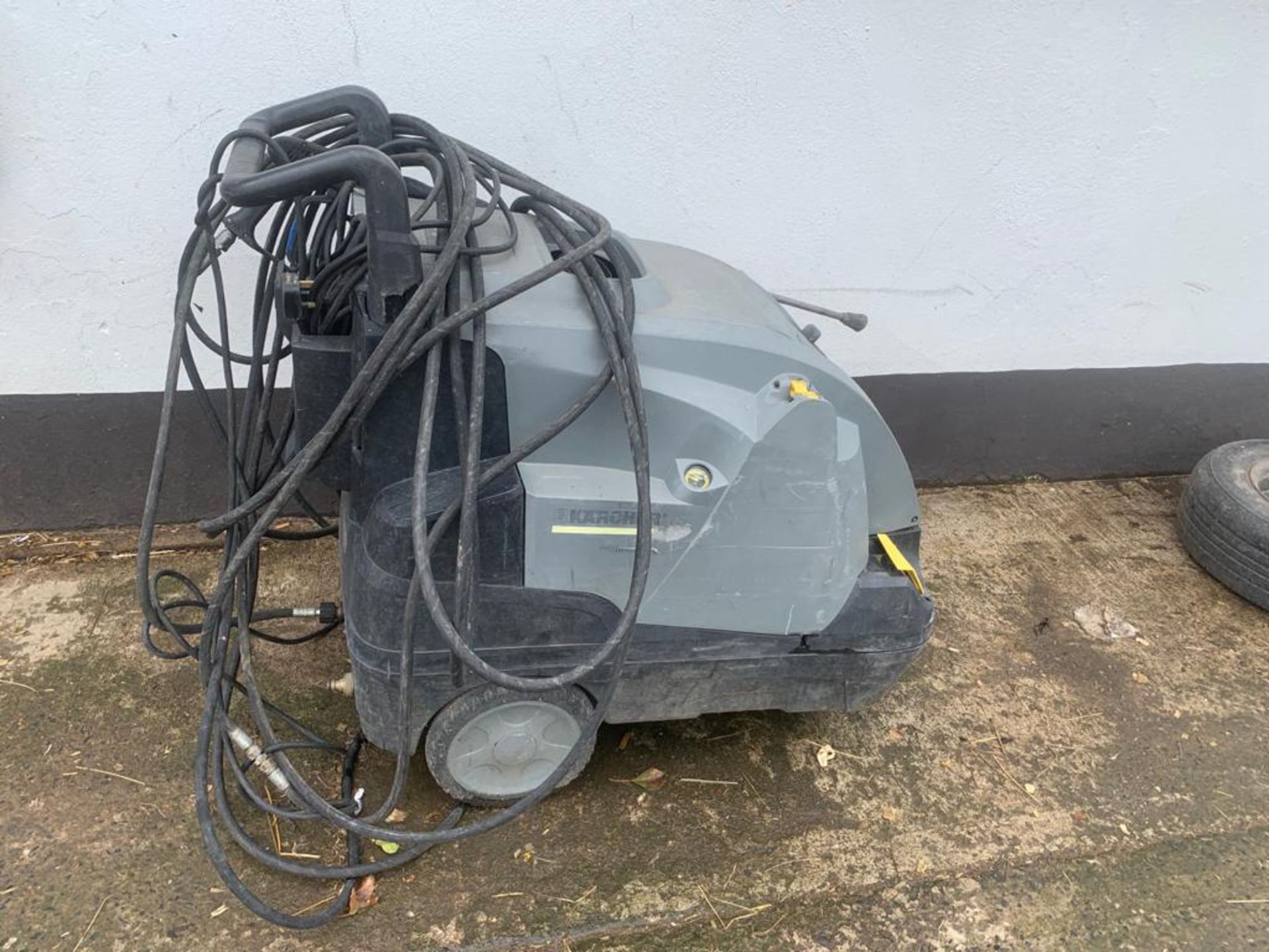 KARCHER POWER WASHER HOT AND COLD LOCATION N IRELAND