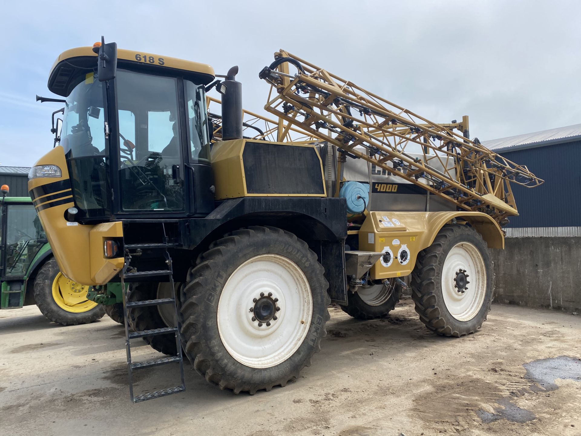 Chafer Rogator 618s Self propelled Sprayer LOCATION N IRELAND - Image 2 of 8