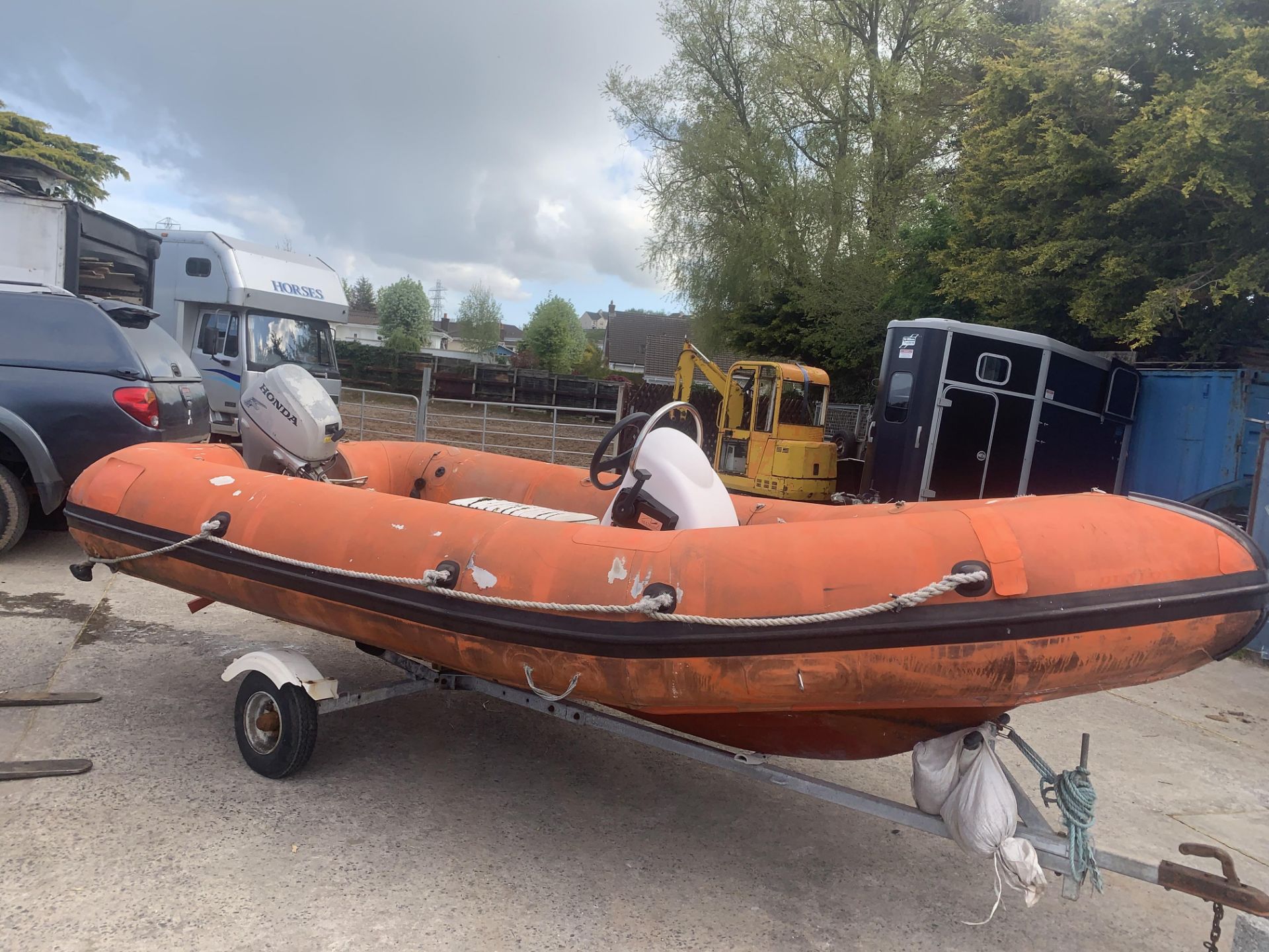 DUNLOP FAST RESCUE 14 FEET RIBBED BOAT.HONDA 20HP ENGINE.LOCATION N IRELAND. - Image 4 of 7