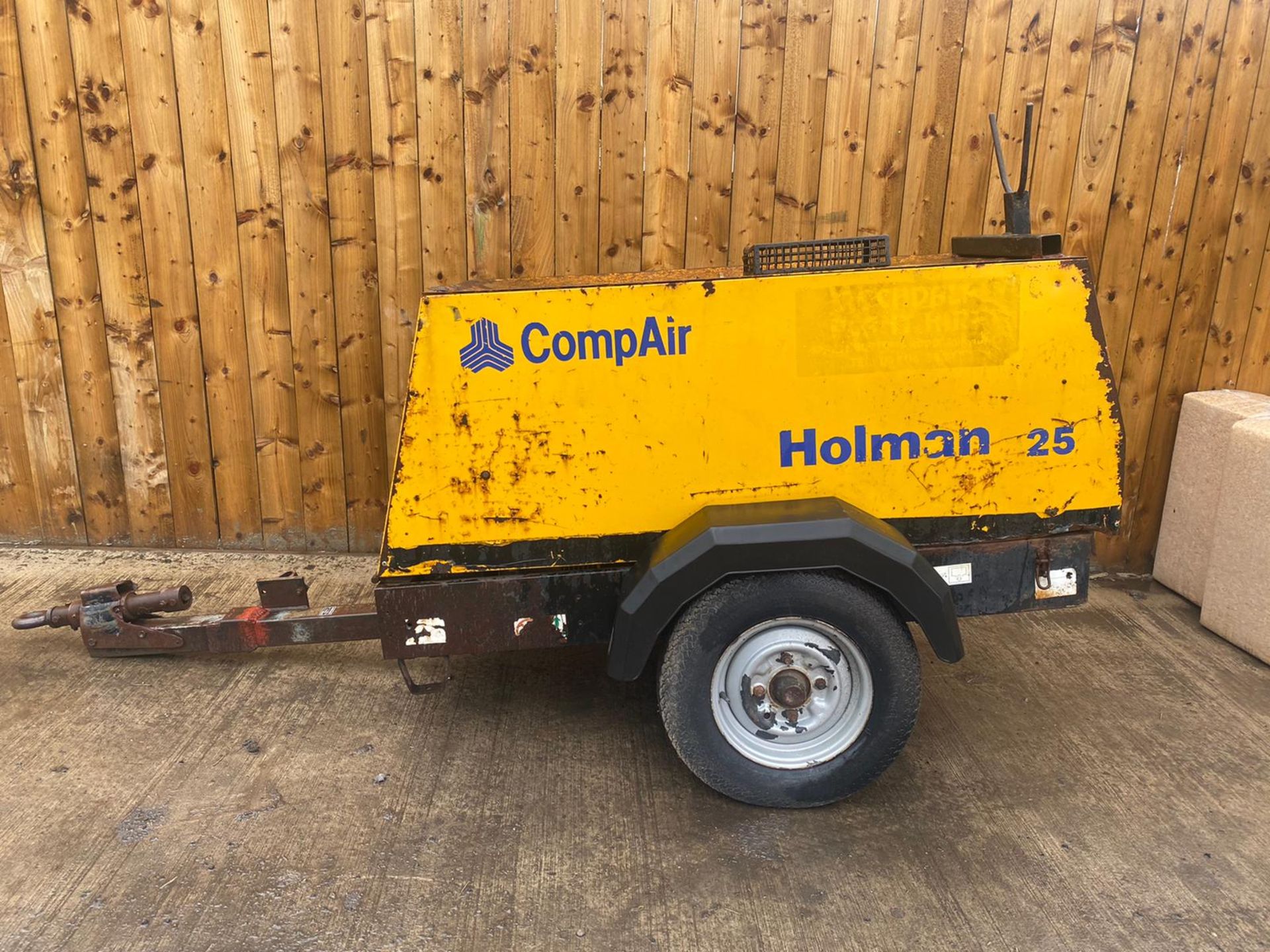 COMPAIR HOLMAN 25 DEUTZ DIESEL COMPRESSOR LOCATION NORTH YORKSHIRE