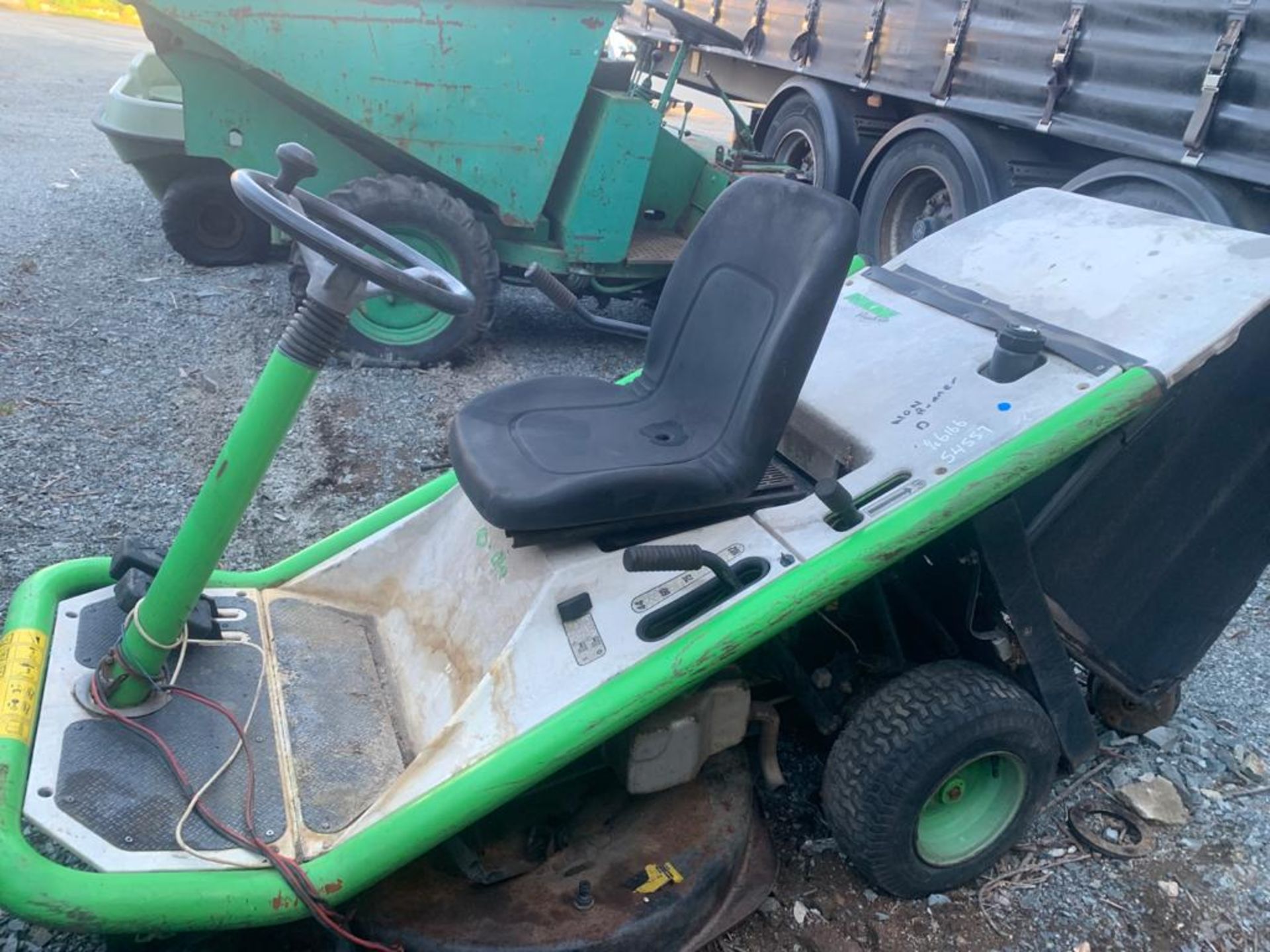 ETESIA BAHIA RIDE ON MOWER LOCATION N IRELAND - Image 3 of 5