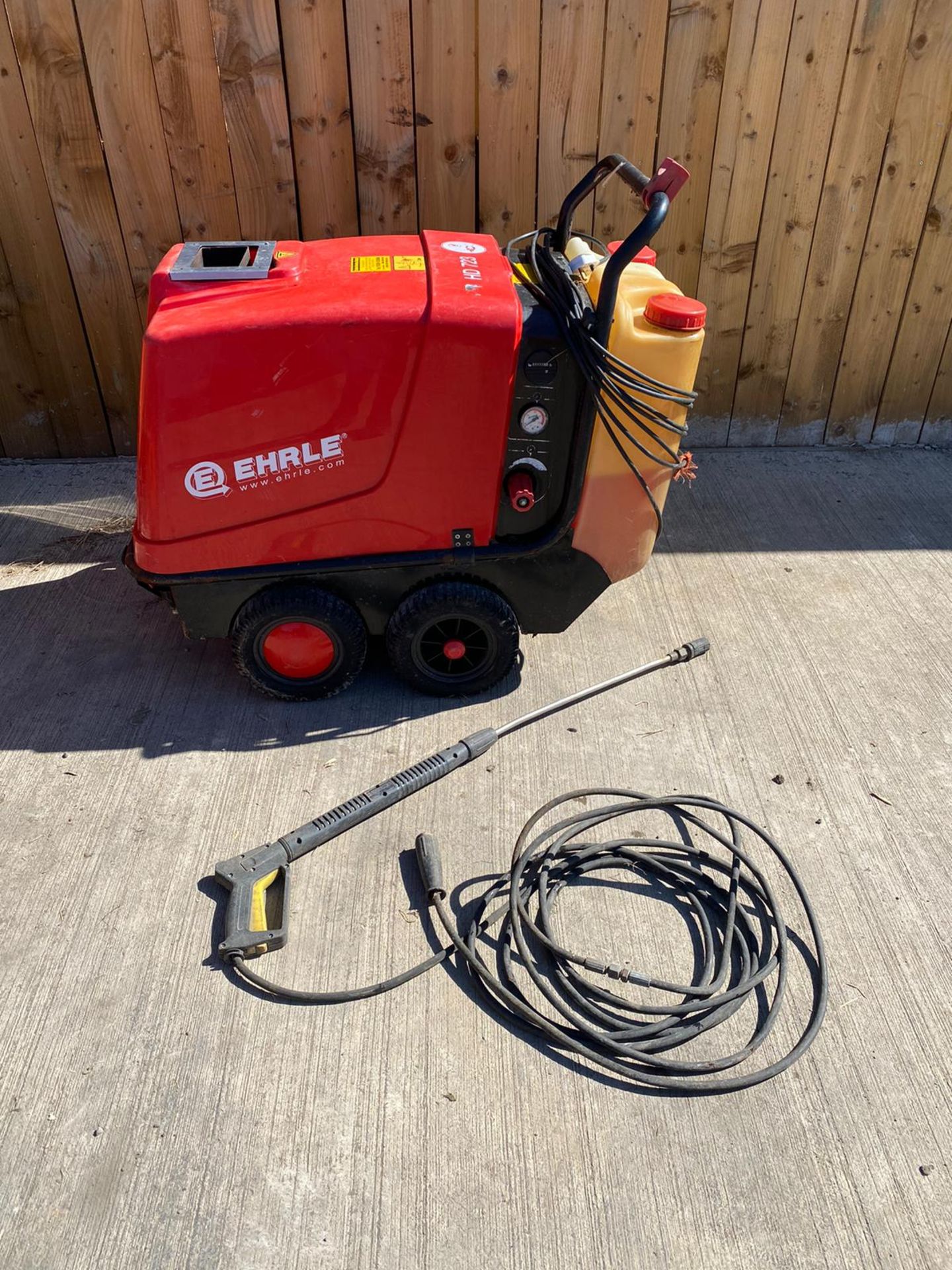 EHRL DIESEL HOT PRESSURE WASHER 240V LOCATION NORTH YORKSHIRE