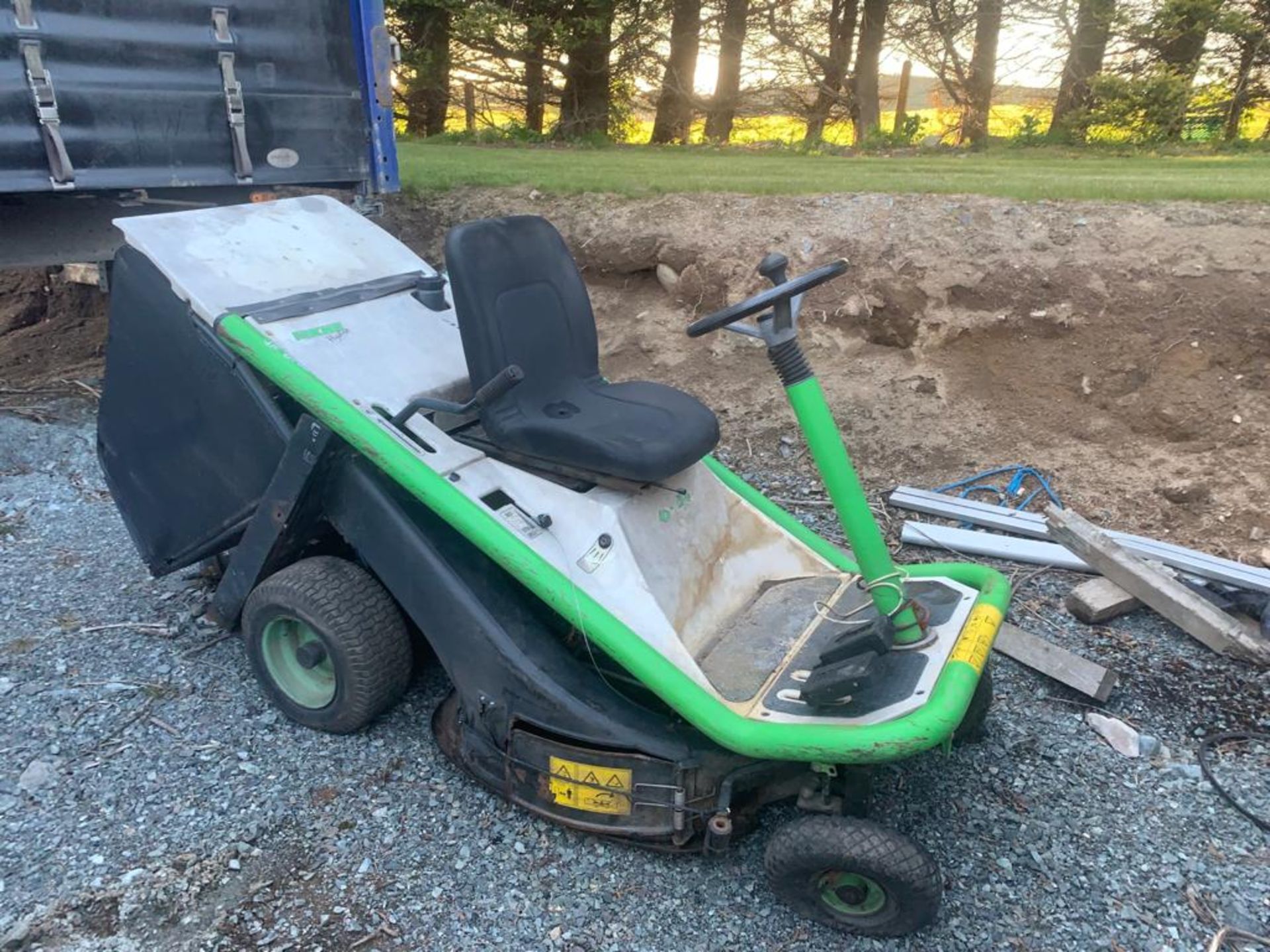 ETESIA BAHIA RIDE ON MOWER LOCATION N IRELAND - Image 5 of 5