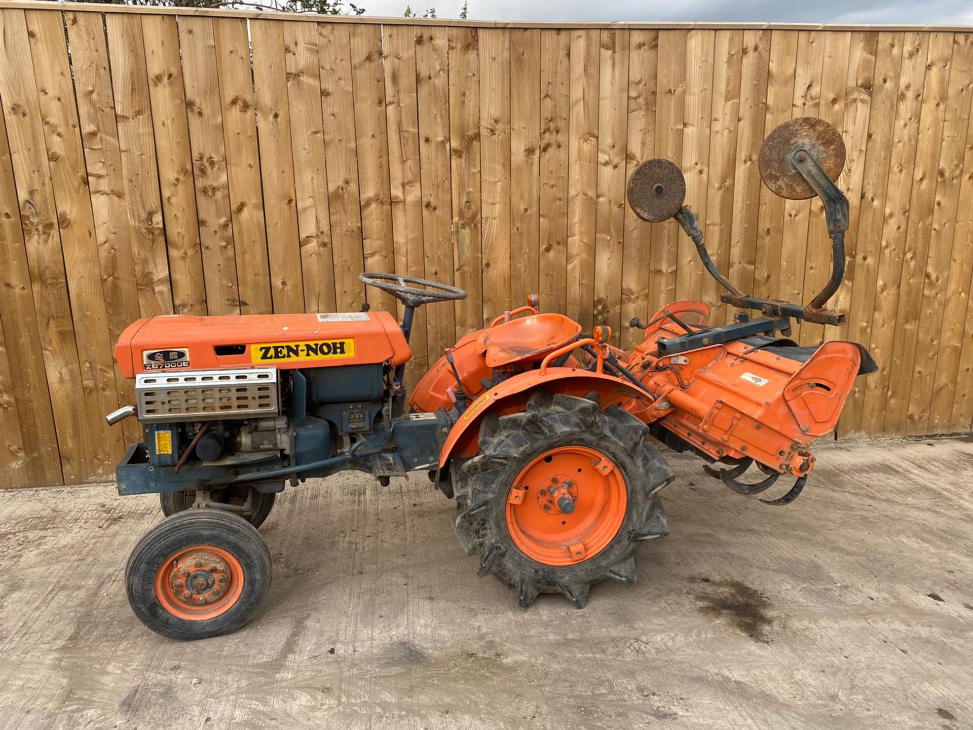KUBOTA ZB7000E COMPACT TRACTOR AND ROTOVATOR LOCATION NORTH YORKSHIRE - Image 2 of 5