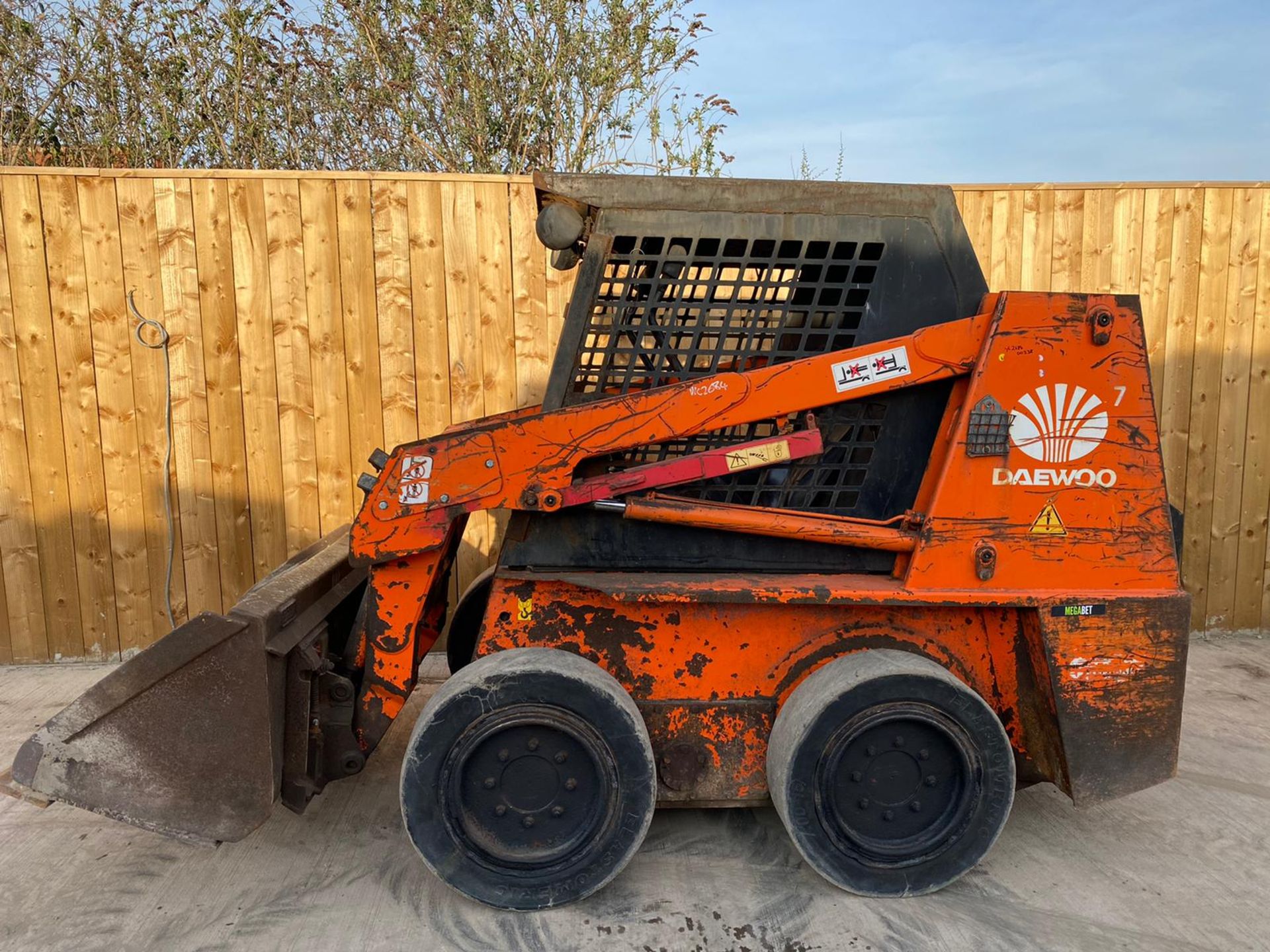 DEAWOO SKID LOADER LOCATION NORTH YORKSHIRE - Image 6 of 8