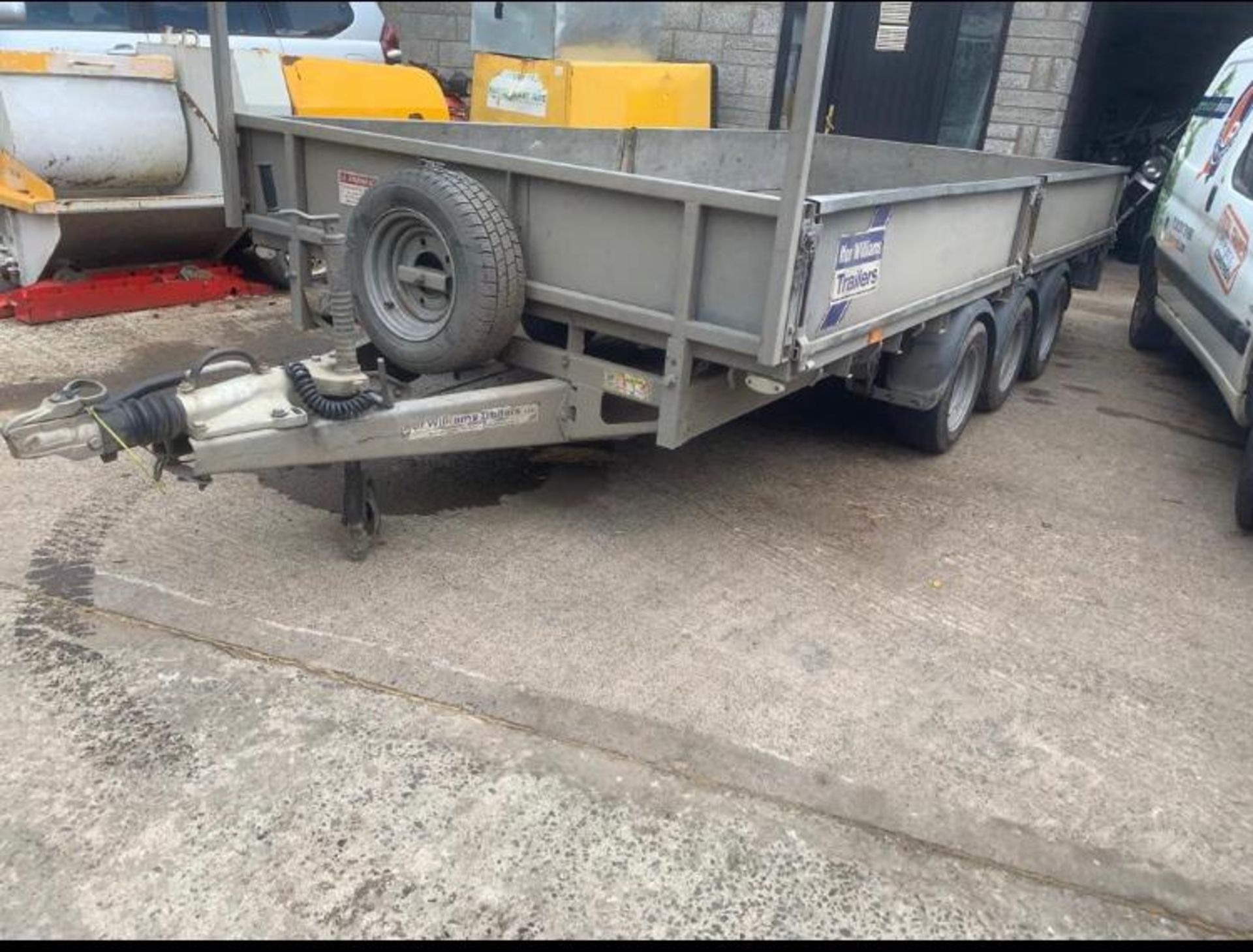 IFOR WILLIAMS TRIPLE AXLE PLANT TRAILER WITH RAMPS LOCATION N IRELAND