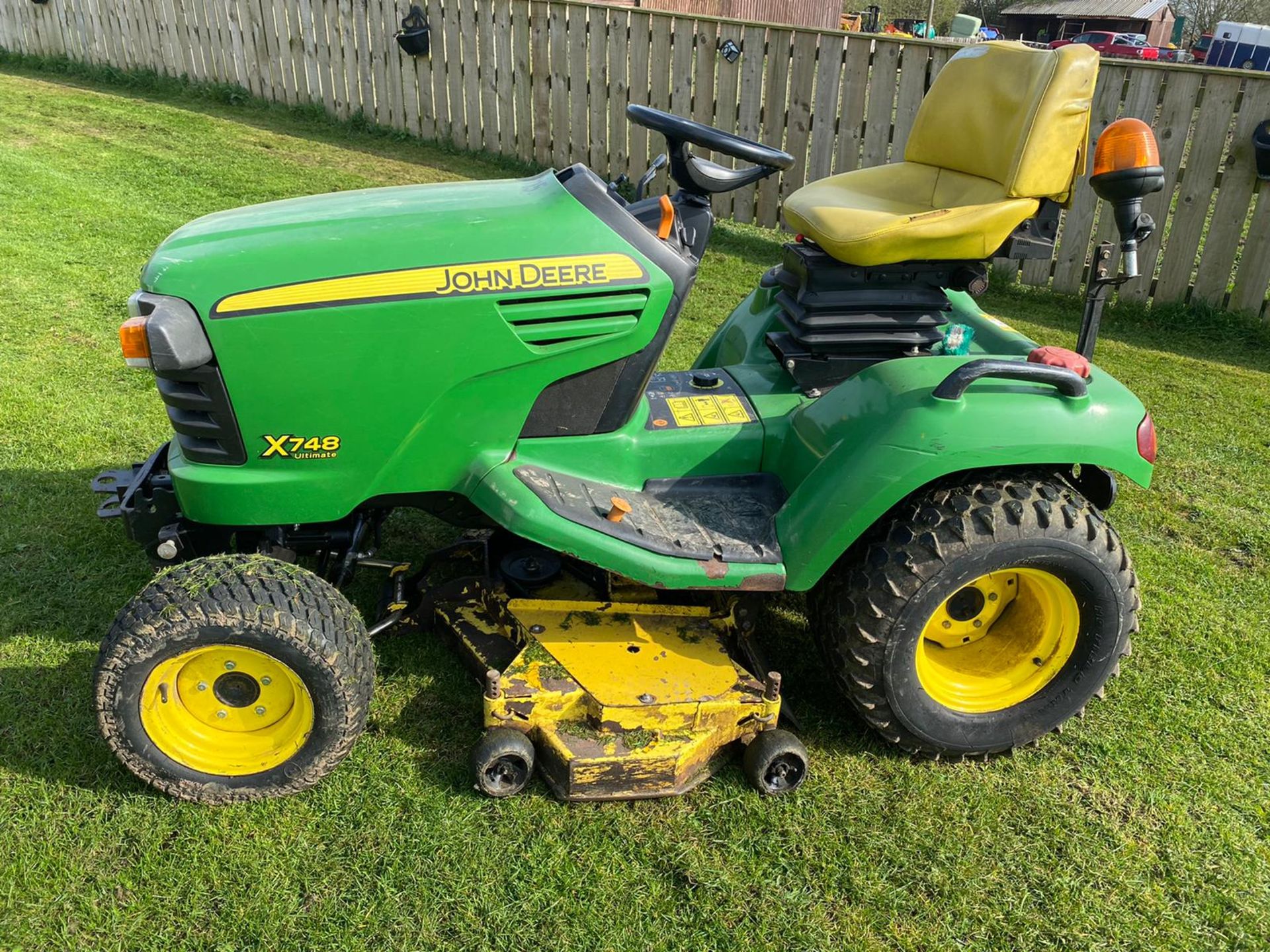 JOHN DEERE X748 DIESEL 4WD COMPANY TRACTOR RIDE ON MOWER LOCATION NORTH YORKSHIRE - Image 3 of 7