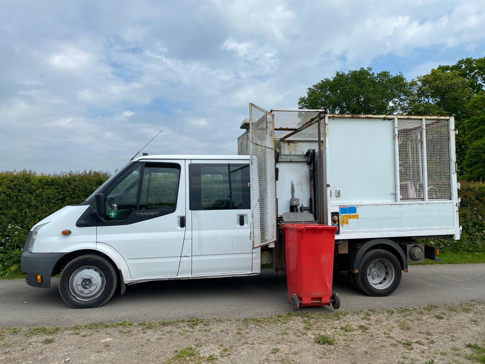 2011 FORD TRANSIT CREW CAB CAGE TIPPER LOCATION NORTH YORKSHIRE - Image 2 of 9