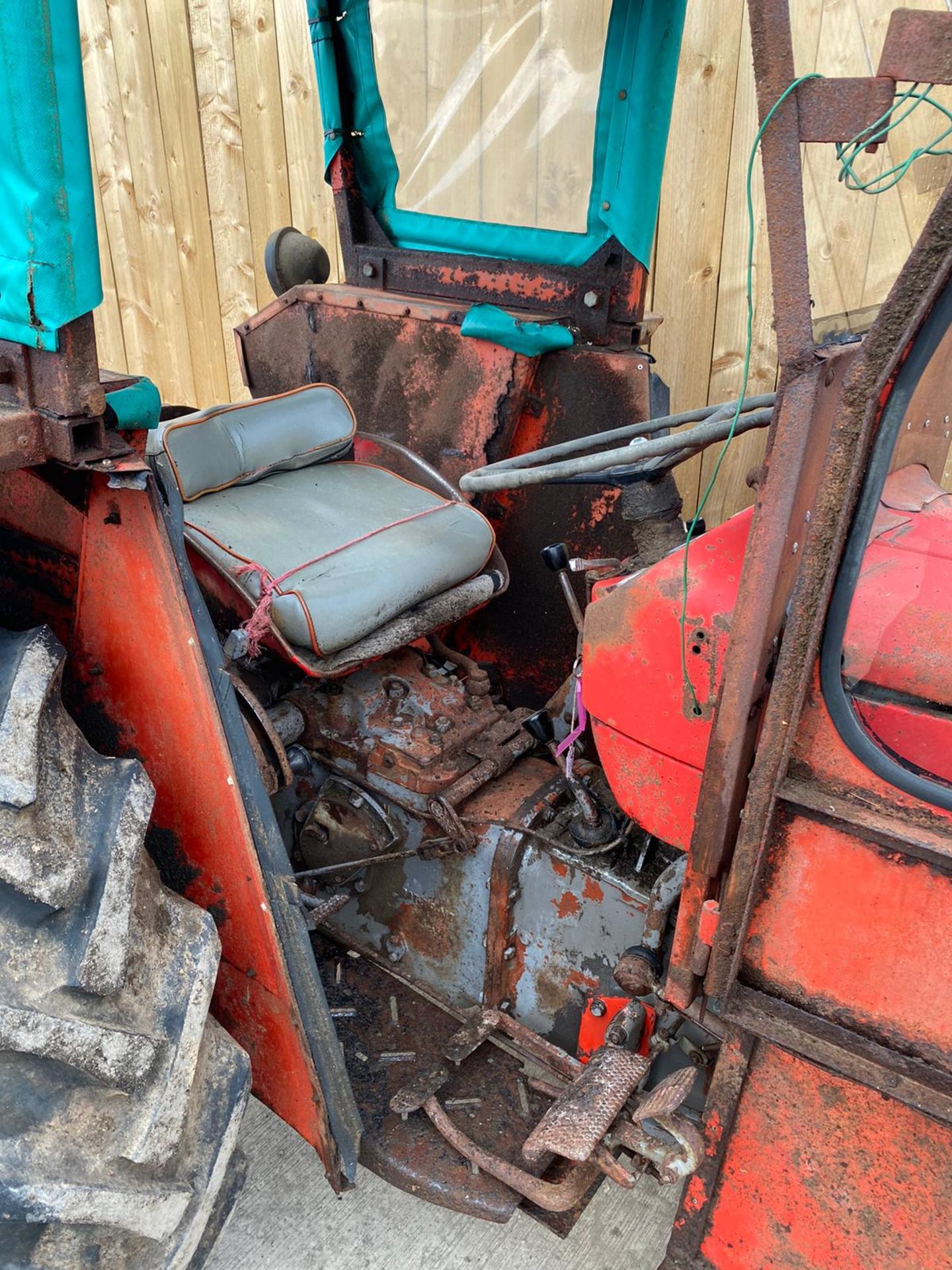 1970 MASSEY FERGUSON 135 DIESEL TRACTOR - Image 6 of 9