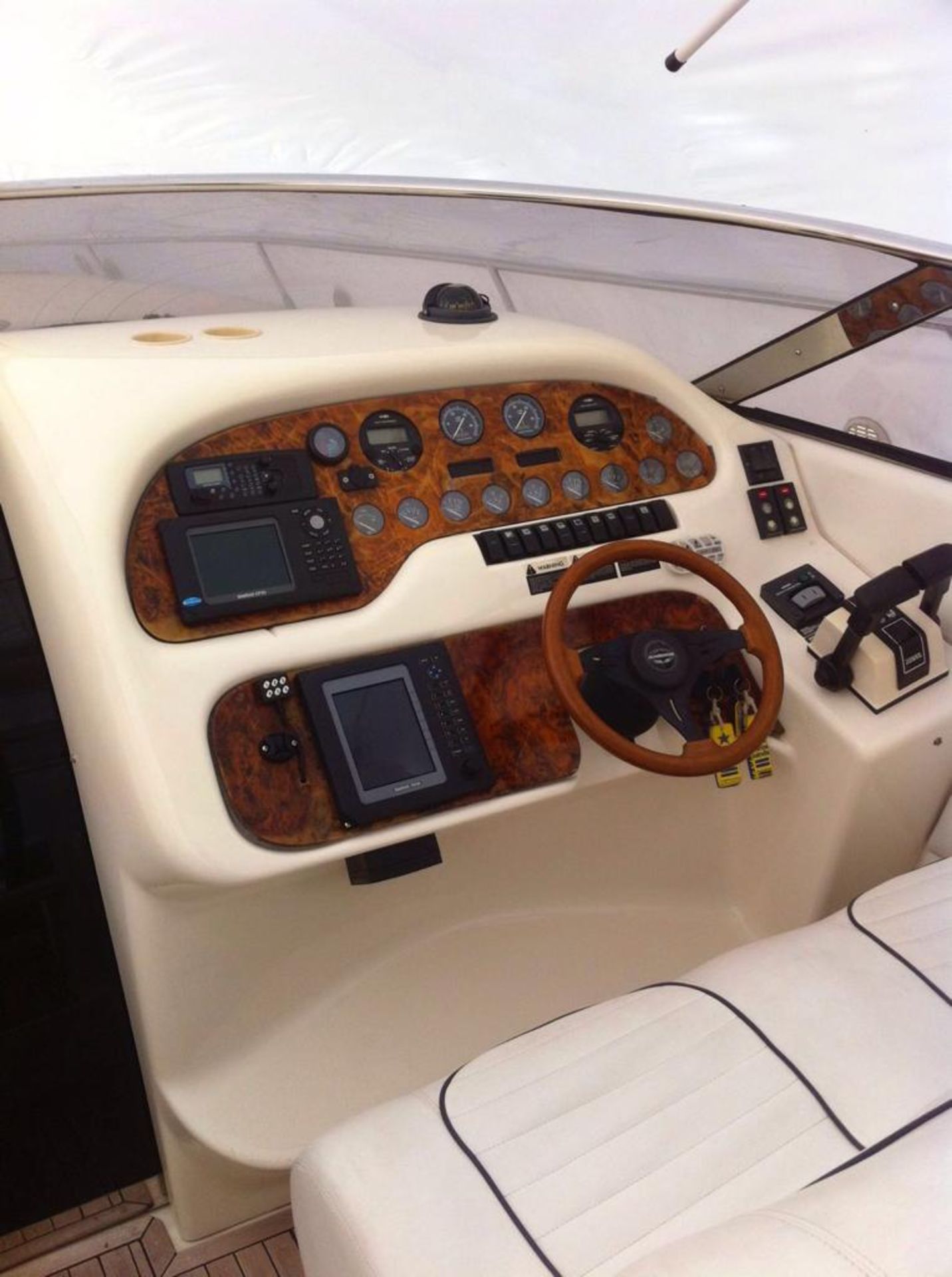 Sunseeker Tomahawk 41 - Image 8 of 17