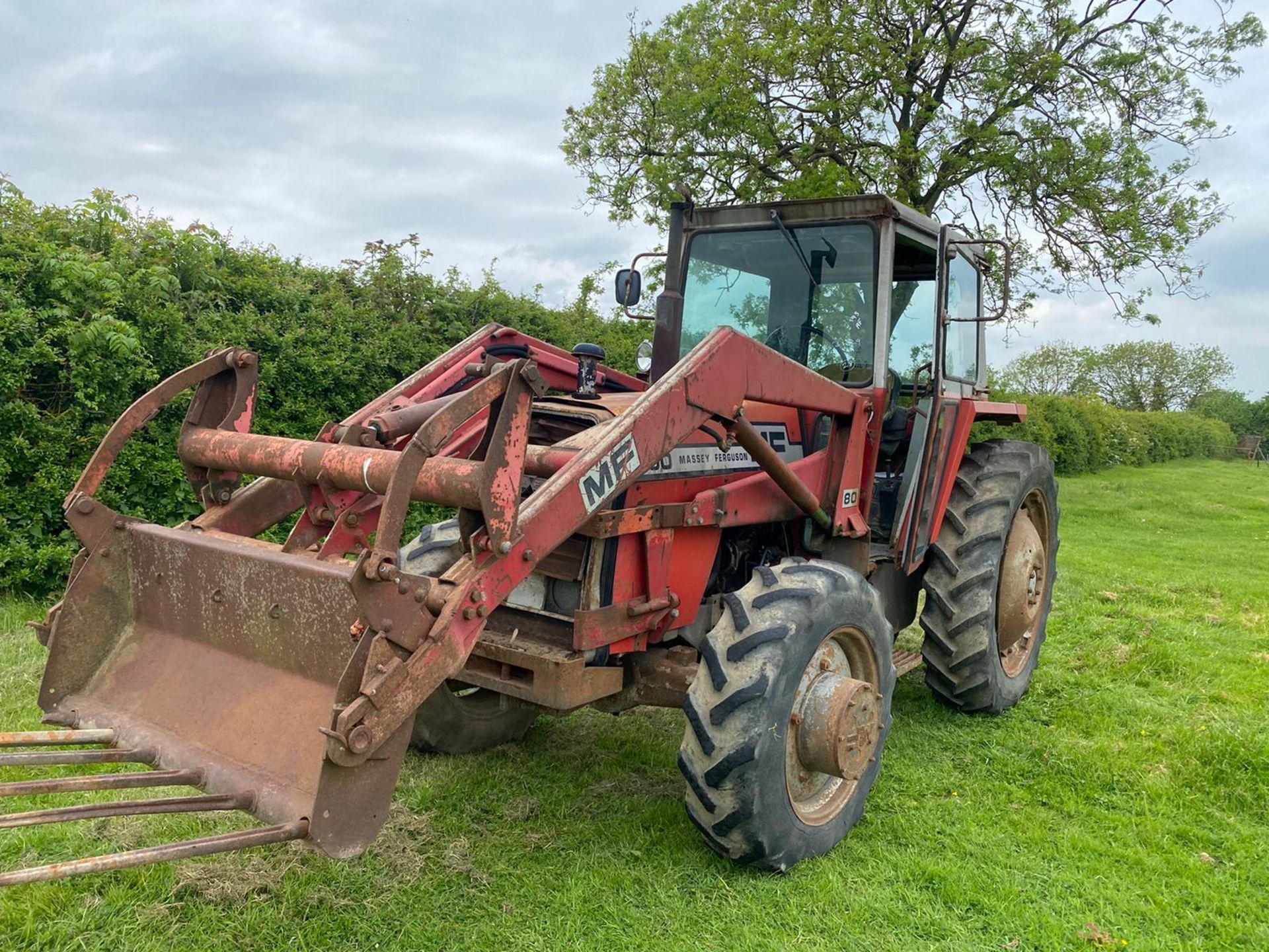 ,MASSEY FERGUSON 590 DIESEL LOADER TRACTOR LOCATION NORTH YORKSHIRE - Image 3 of 7