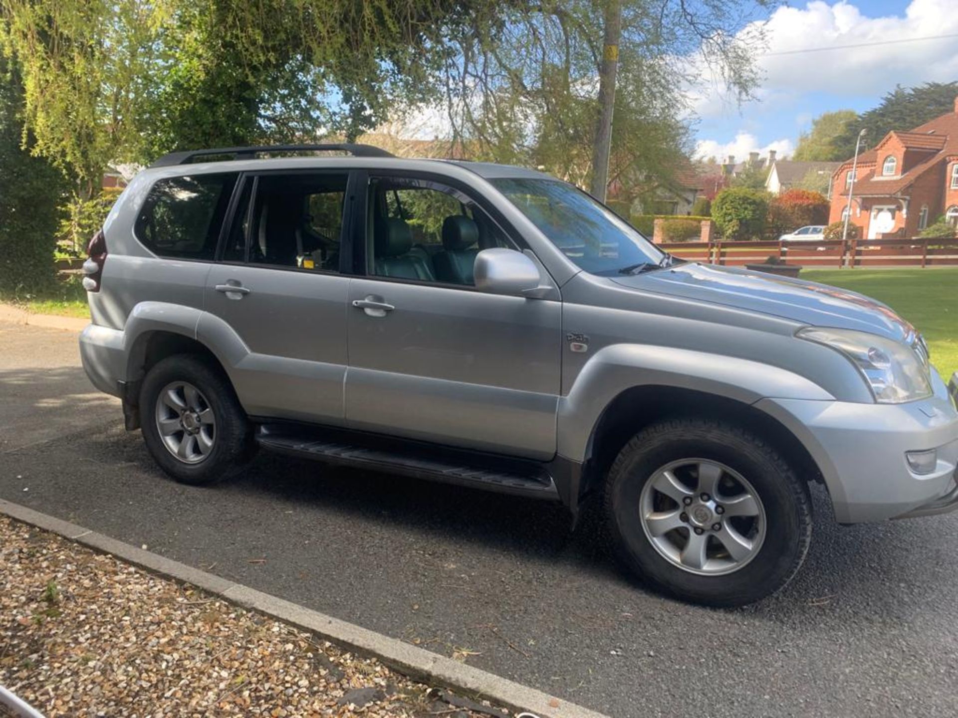 SILVER TOYOTA LAND CRUISER JEEP LOCATION N IRELAND - Image 8 of 10