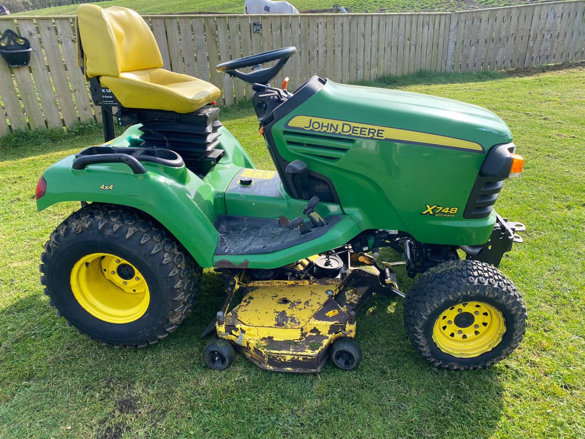 JOHN DEERE X748 DIESEL 4WD COMPANY TRACTOR RIDE ON MOWER LOCATION NORTH YORKSHIRE - Image 4 of 7