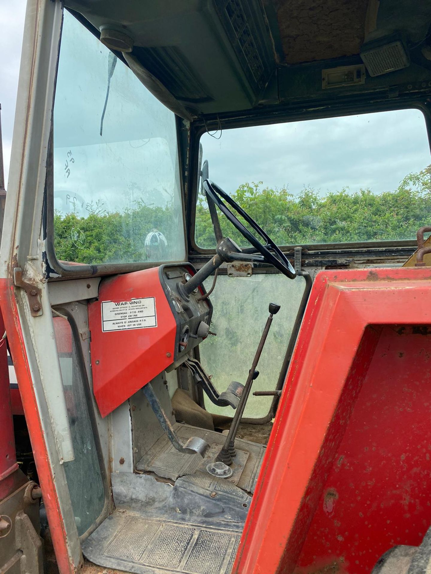 ,MASSEY FERGUSON 590 DIESEL LOADER TRACTOR LOCATION NORTH YORKSHIRE - Image 4 of 7