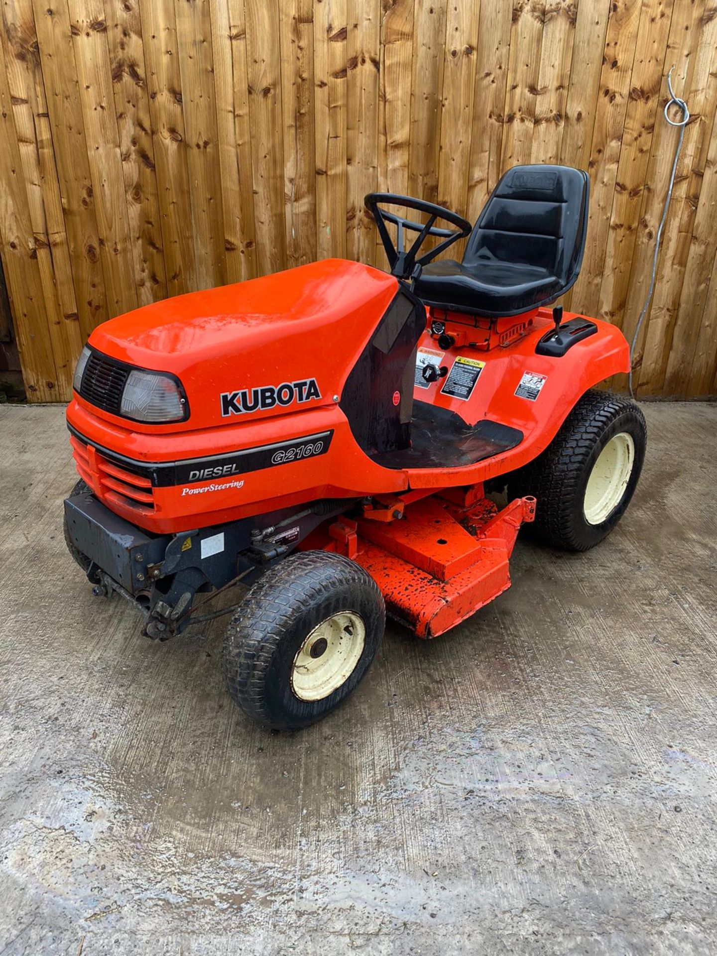 KUBOTA G2160 DIESEL MOWER LOCATION NORTH YOURKSHIRE - Image 4 of 5