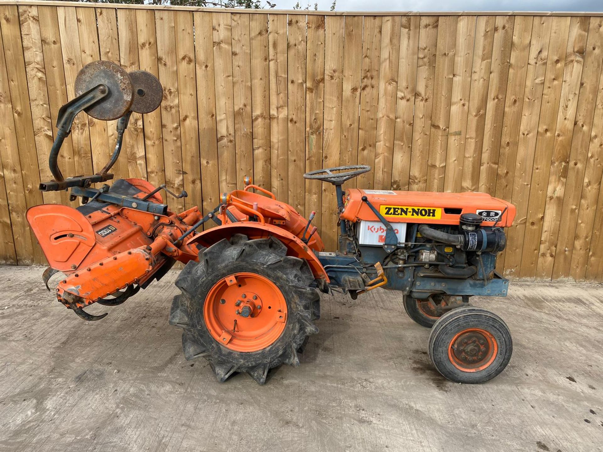 KUBOTA ZB7000E COMPACT TRACTOR AND ROTOVATOR LOCATION NORTH YORKSHIRE - Image 3 of 5