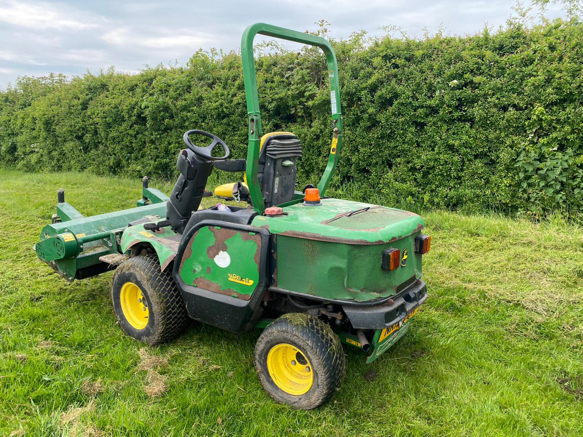 2012 JOHN DEERE 1545 OUT FRONT FLAIL MOWER LOCATION NORTH YORKSHIRE - Image 5 of 6