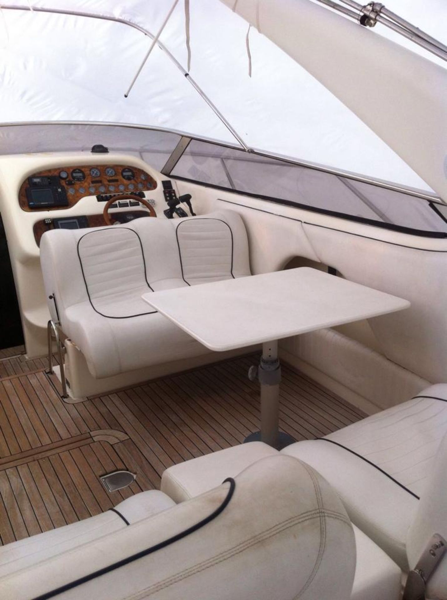 Sunseeker Tomahawk 41 - Image 15 of 17