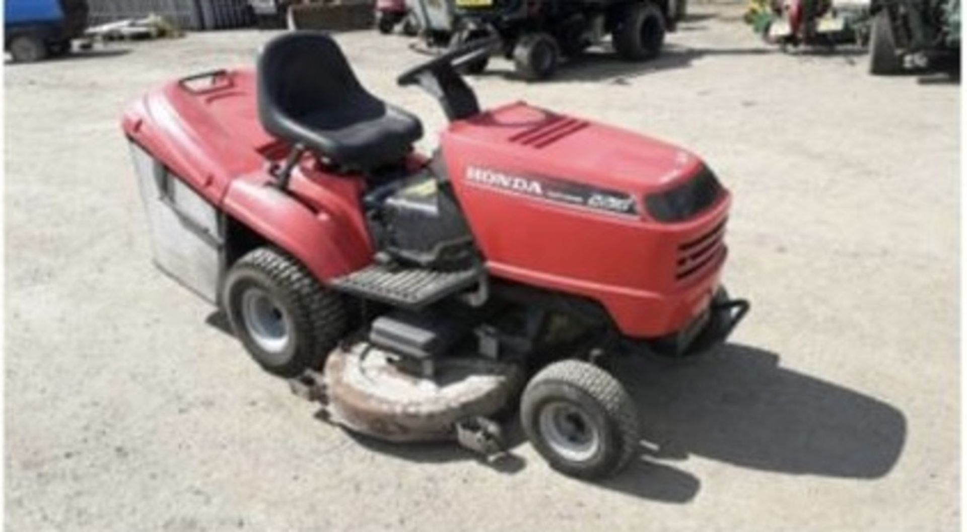 HONDA 2218 HYDRO PETROL RIDE ON MOWER LOCATION N IRELAND - Image 9 of 13