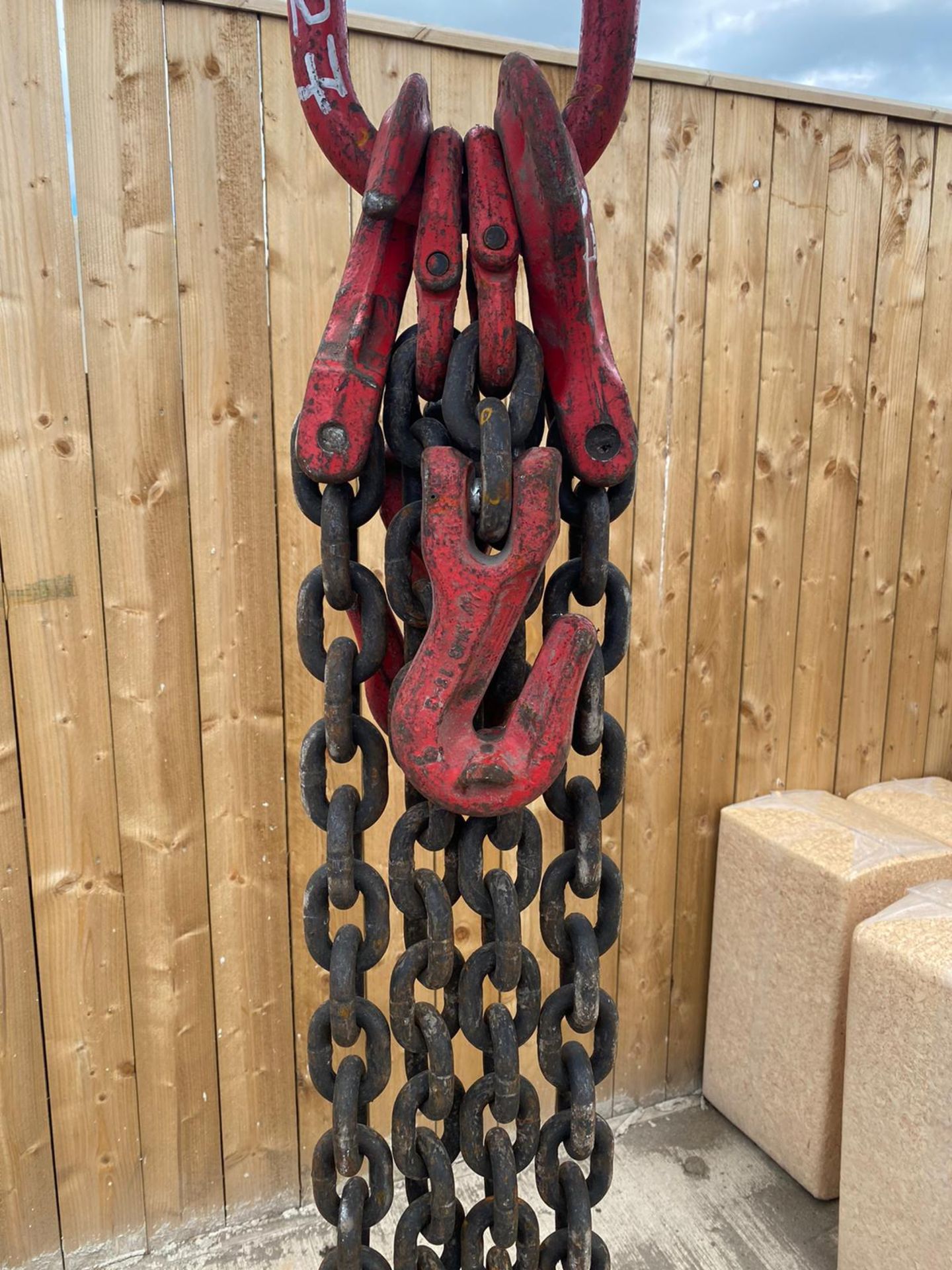 HEAVY DUTY LIFTING CHAINS LOCATION NORTH YORKSHIRE - Image 2 of 2