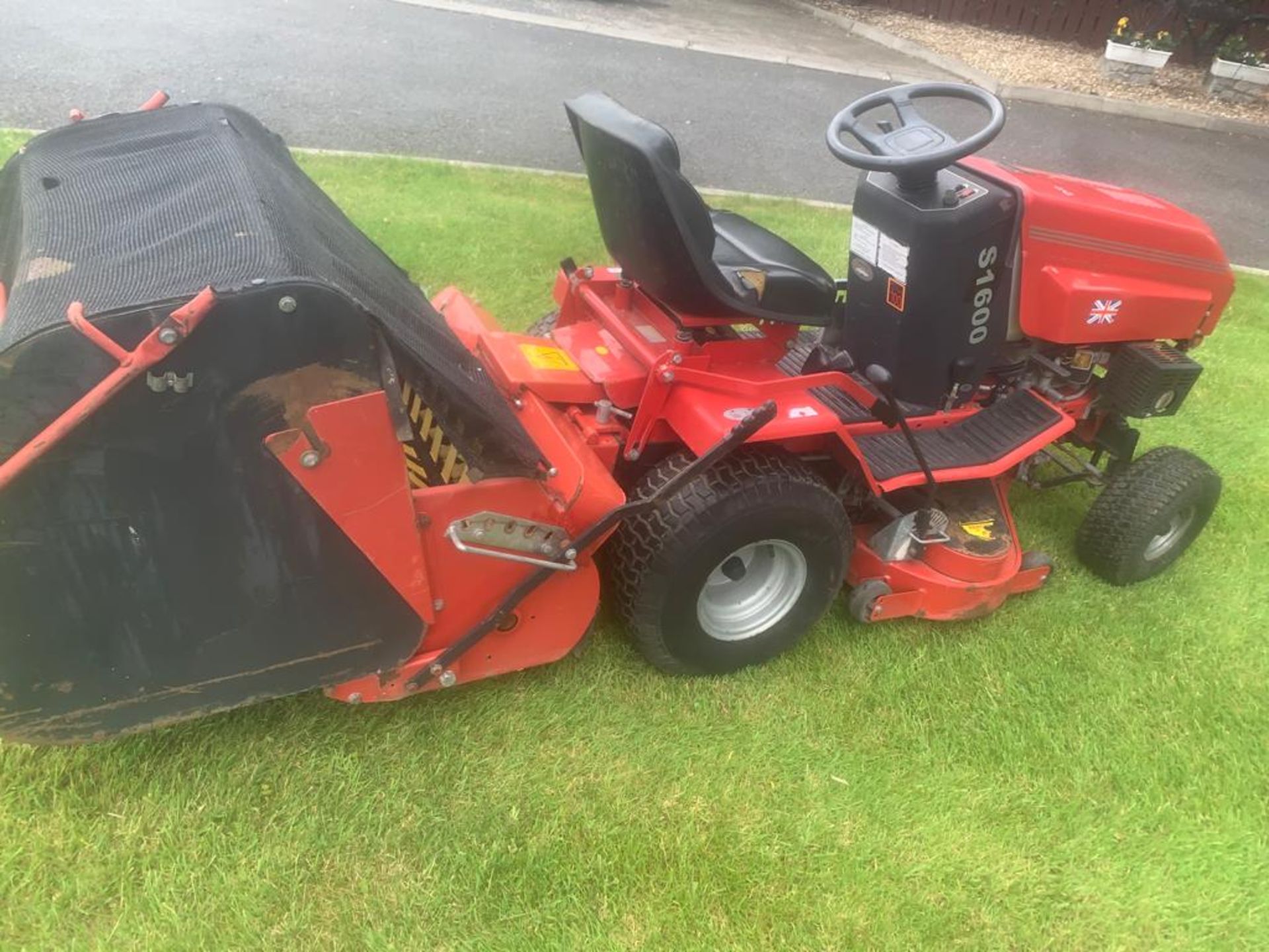 WESTWOOD S1600 PETROL RIDE ON MOWER LOCATION N IRELAND - Image 2 of 8