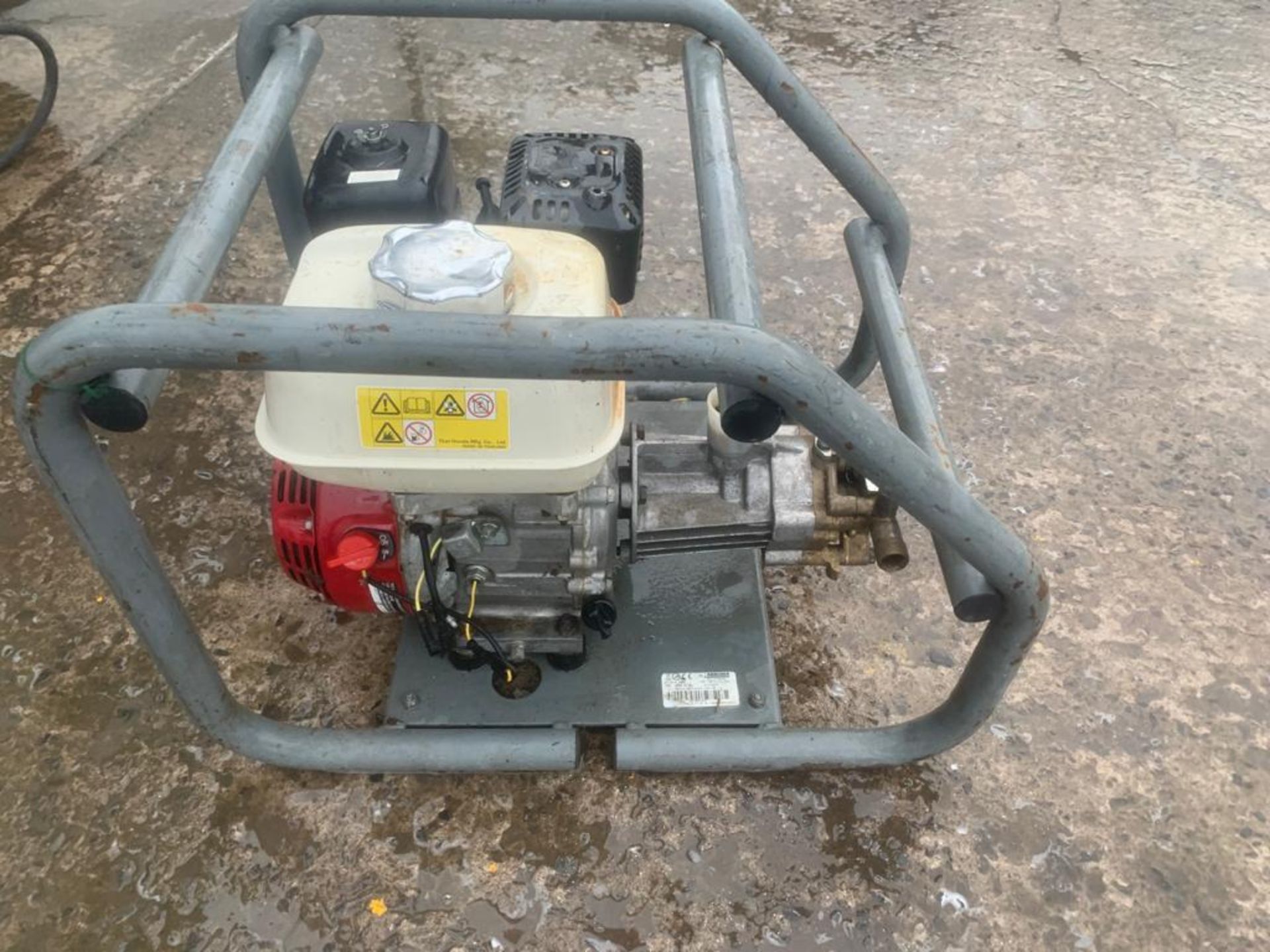 KARCHER PETROL POWER WASHER HONDA ENGINE LOCATION N IRELAND - Image 3 of 4