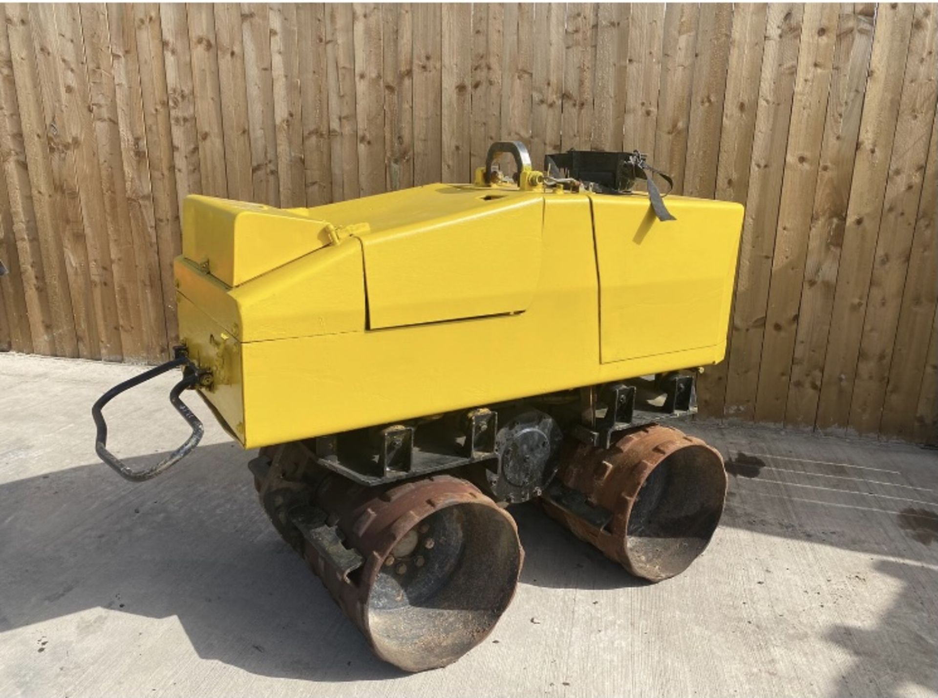 JCB VIBROMAX REMOTE CONTROL TRENCH ROLLER LOCATION NORTH YORKSHIRE - Image 6 of 6