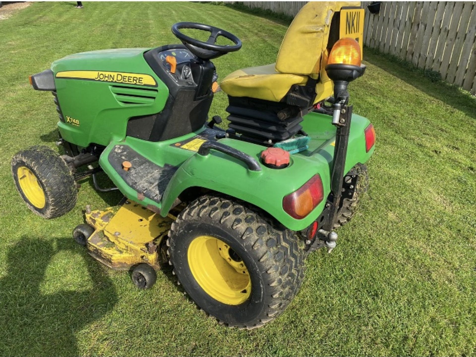 JOHN DEERE X748 DIESEL 4WD COMPANY TRACTOR RIDE ON MOWER LOCATION NORTH YORKSHIRE - Image 7 of 7