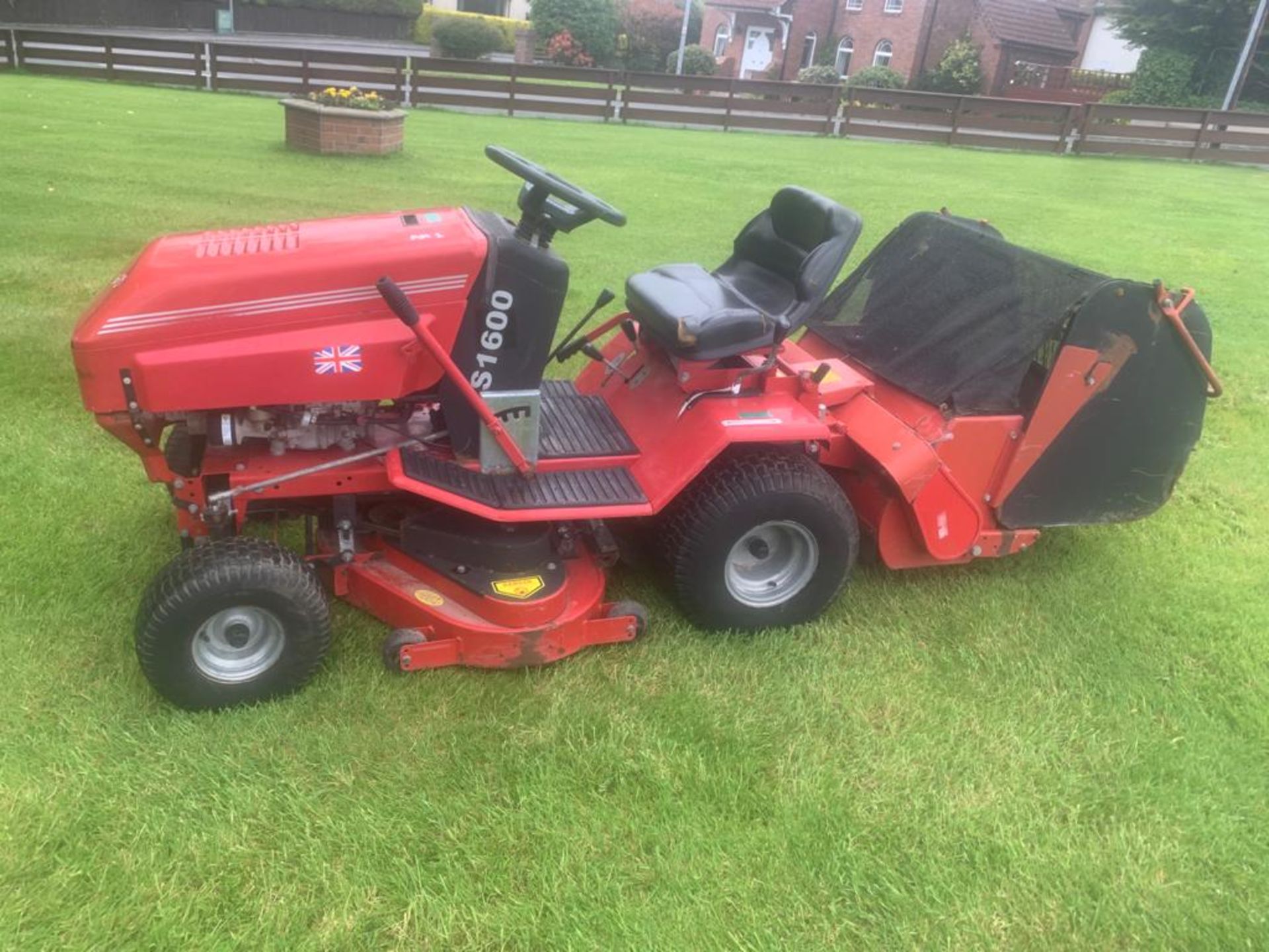 WESTWOOD S1600 PETROL RIDE ON MOWER LOCATION N IRELAND - Image 7 of 8