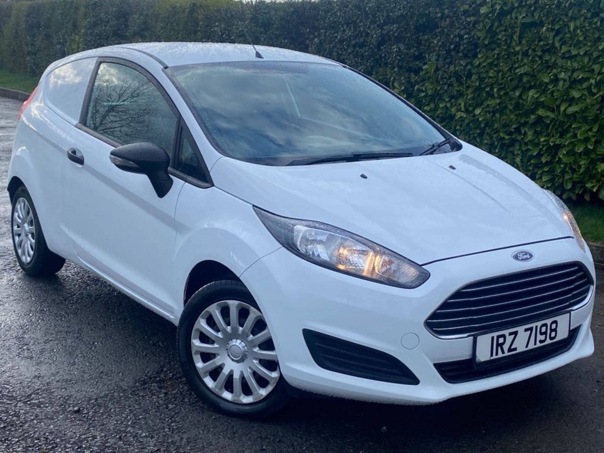 2015 FORD FIESTA 1.5 BASE TDCI 3d Van 74 BHP