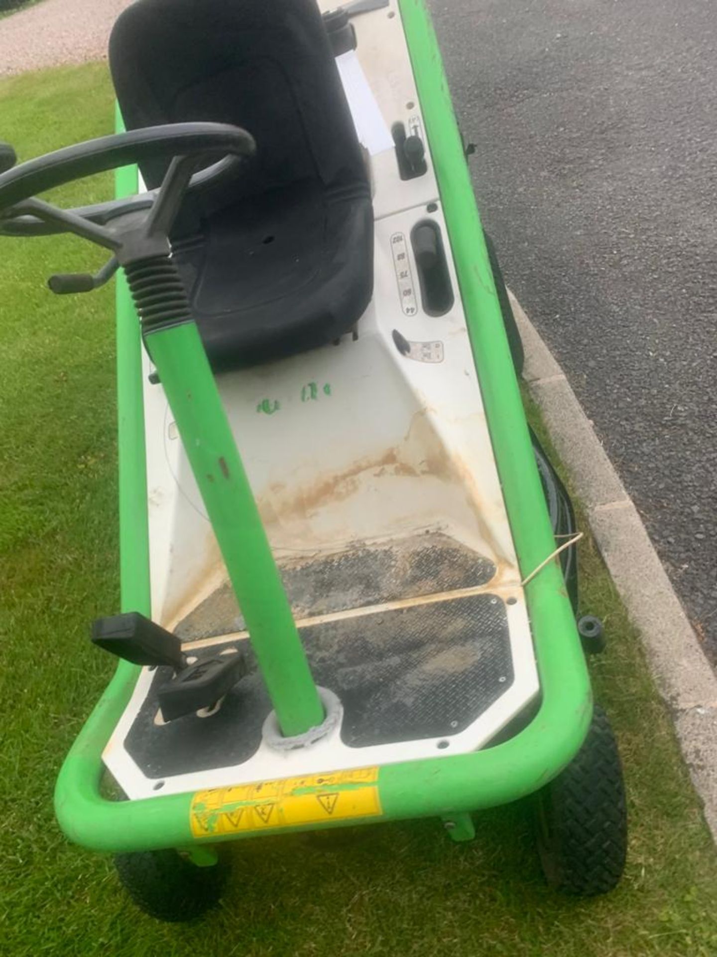 ETESIA PETROL RIDE ON MOWER LOCATION N IRELAND - Image 2 of 3