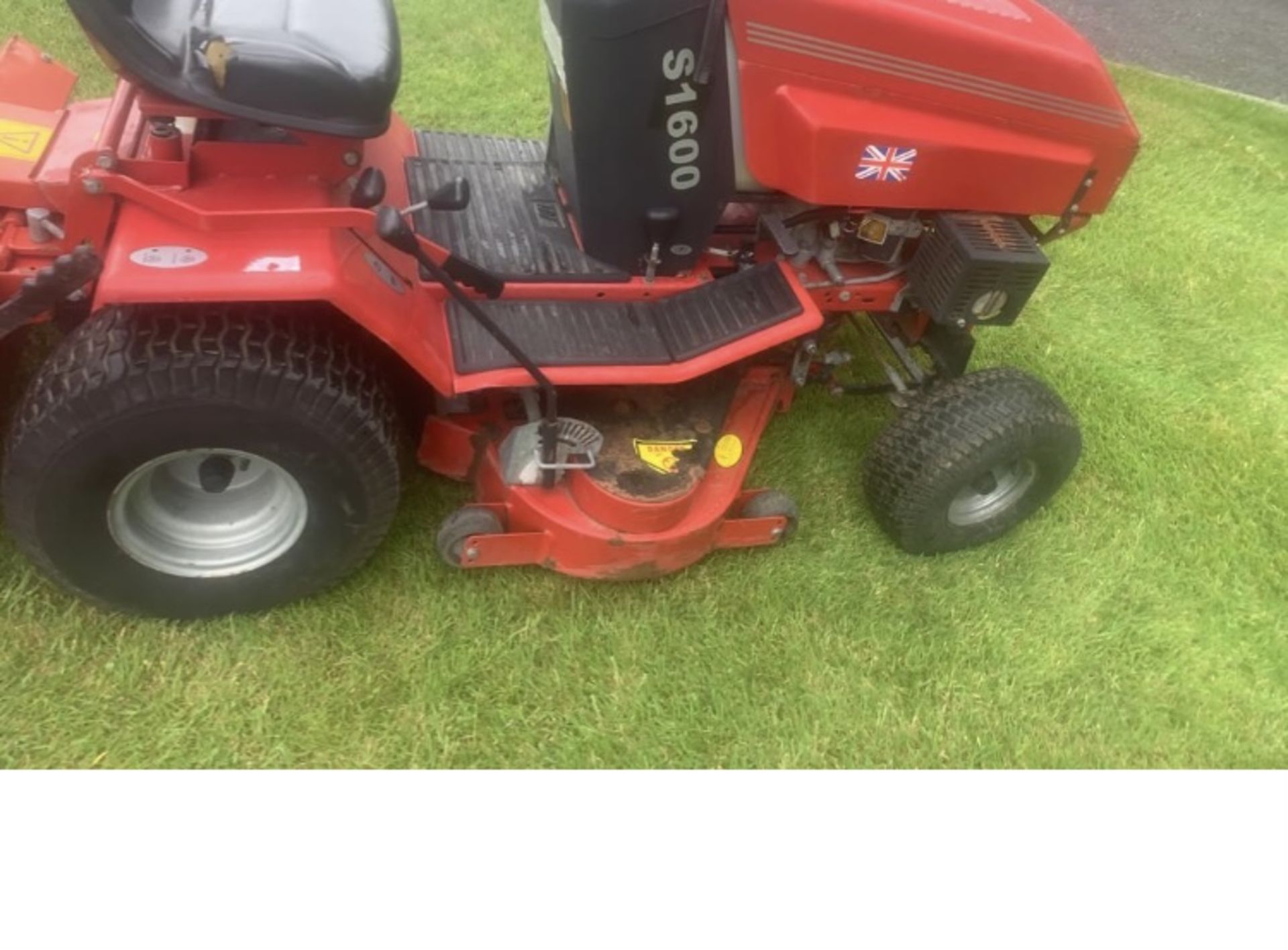 WESTWOOD S1600 PETROL RIDE ON MOWER LOCATION N IRELAND - Image 4 of 7