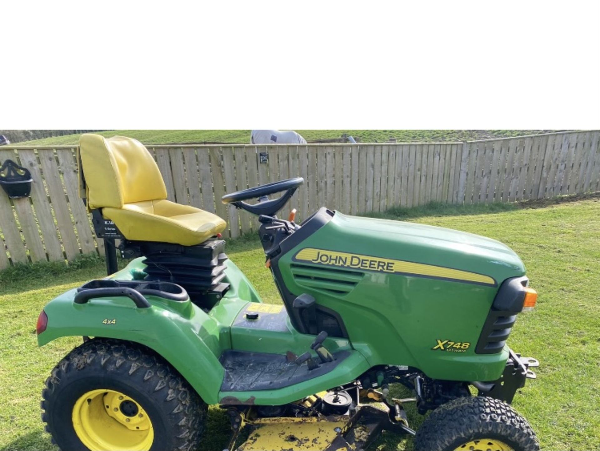 JOHN DEERE X748 DIESEL 4WD COMPANY TRACTOR RIDE ON MOWER LOCATION NORTH YORKSHIRE - Image 4 of 6