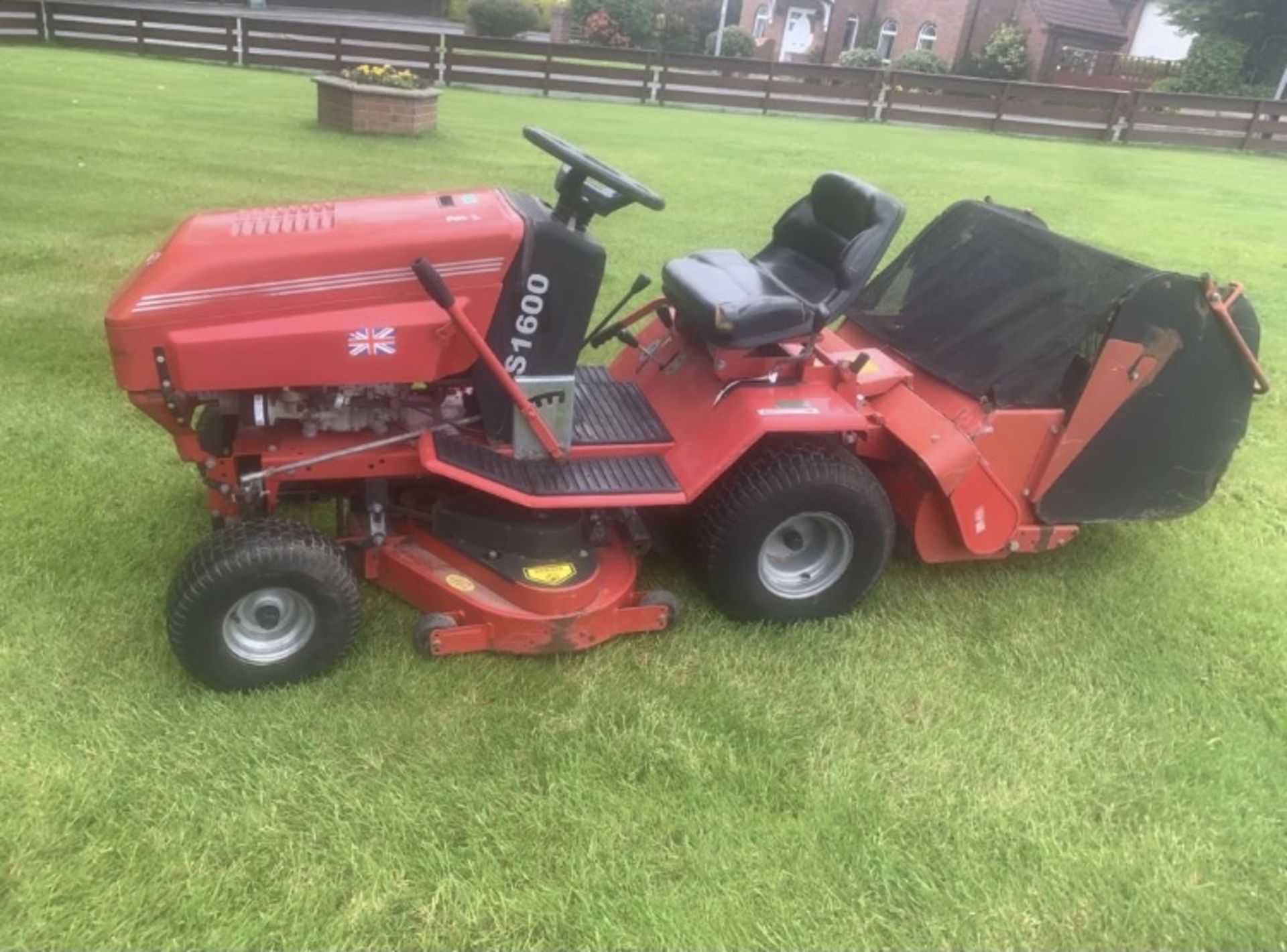 WESTWOOD S1600 PETROL RIDE ON MOWER LOCATION N IRELAND - Image 7 of 7