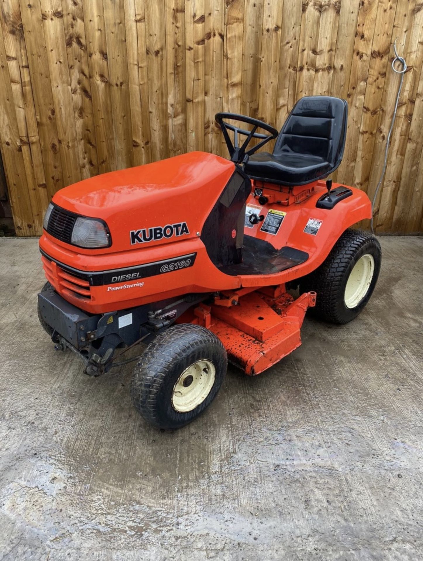 KUBOTA G2160 DIESEL MOWER LOCATION NORTH YORKSHIRE - Image 4 of 5