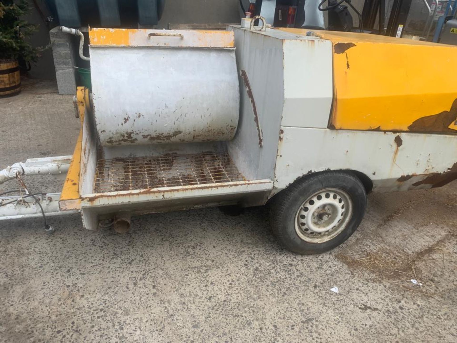 PLASTER MIXER SCREENER LOMBARDINI ENGINE LOCATION N IRELAND