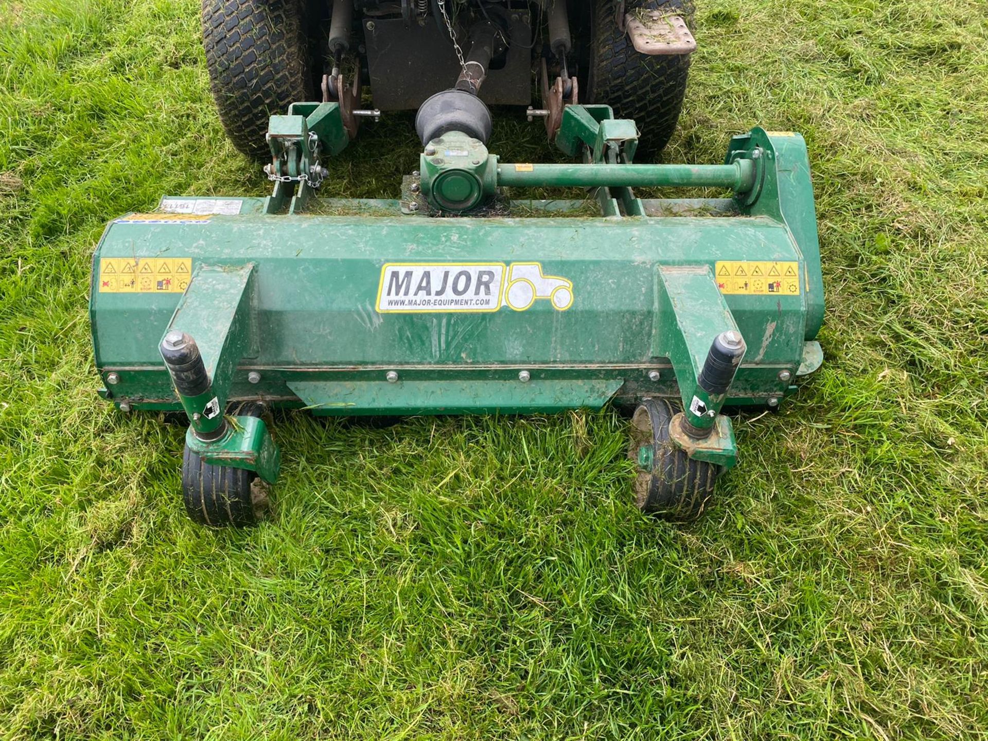 2012 JOHN DEERE 1545 OUT FRONT FLAIL MOWER LOCATION YORKSHIRE - Image 2 of 6