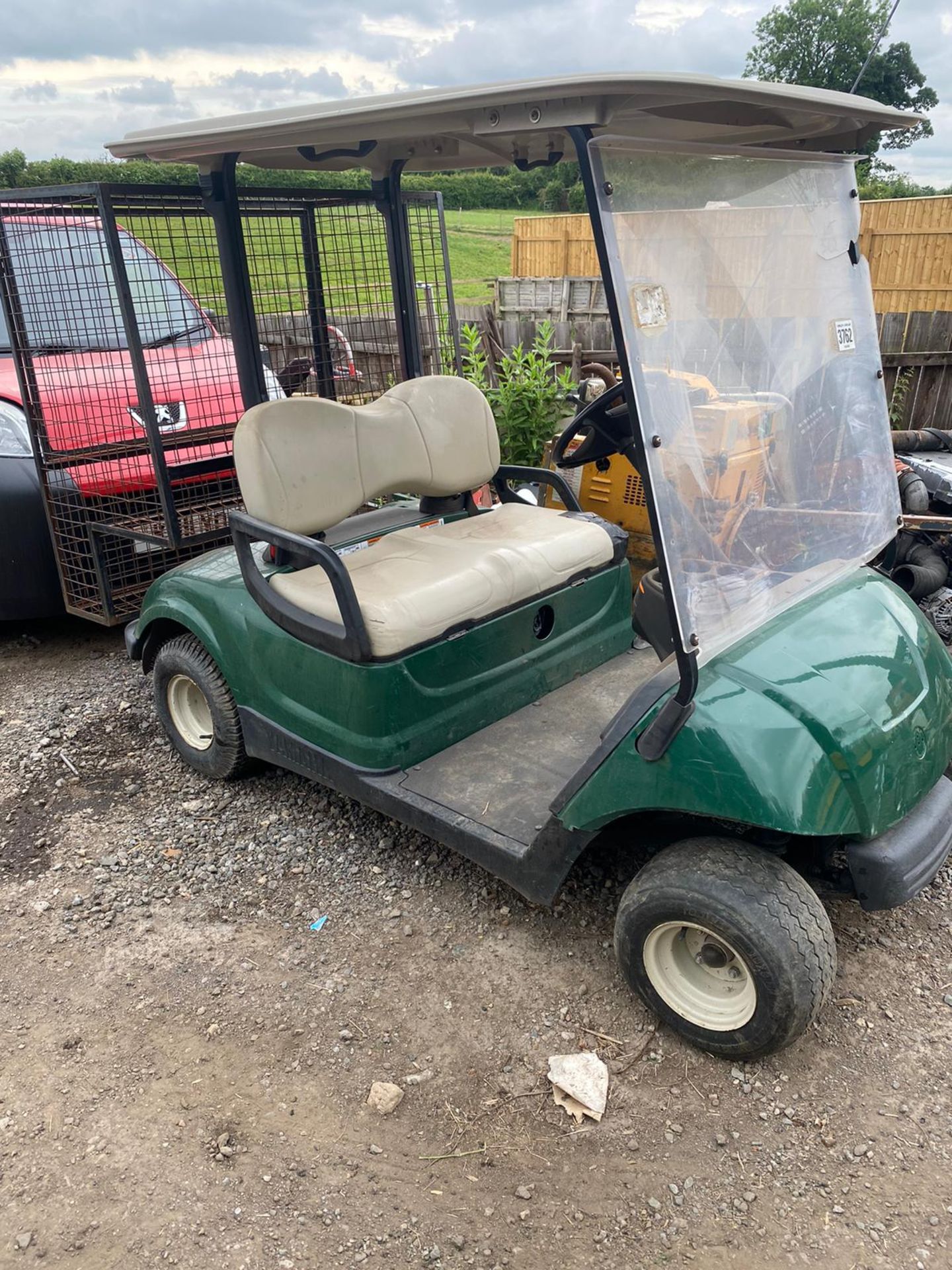 YAMAHA ELETRIC GOLF BUGGY LOCATION NORTH YORKSHIRE - Image 3 of 3