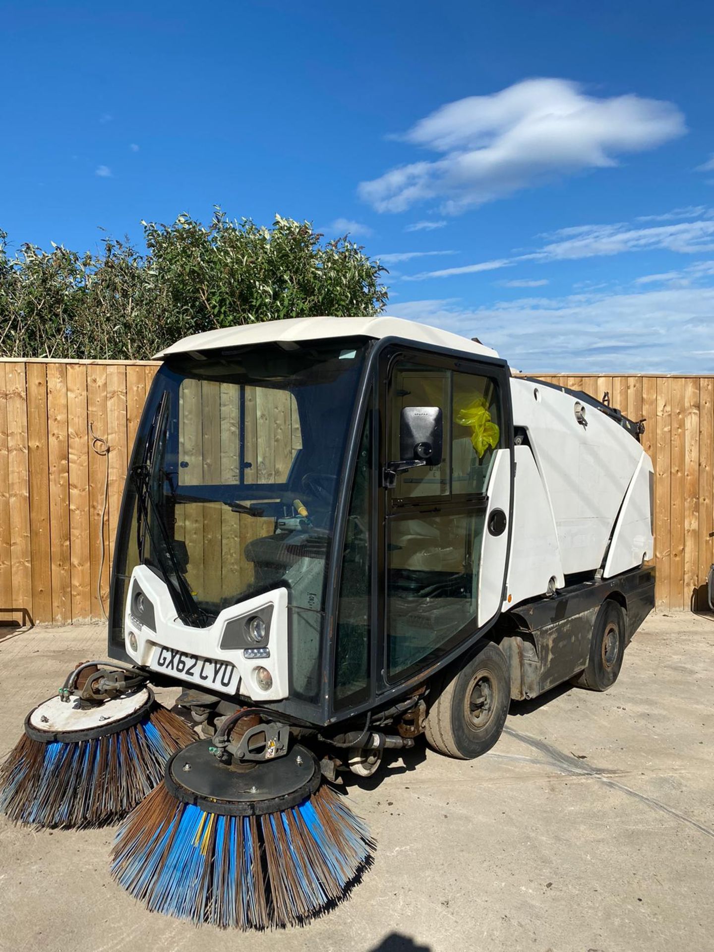 JOHNSTON 142A 101T DIESEL SWEEPER LOCATION N YORKSHIRE. - Image 9 of 12