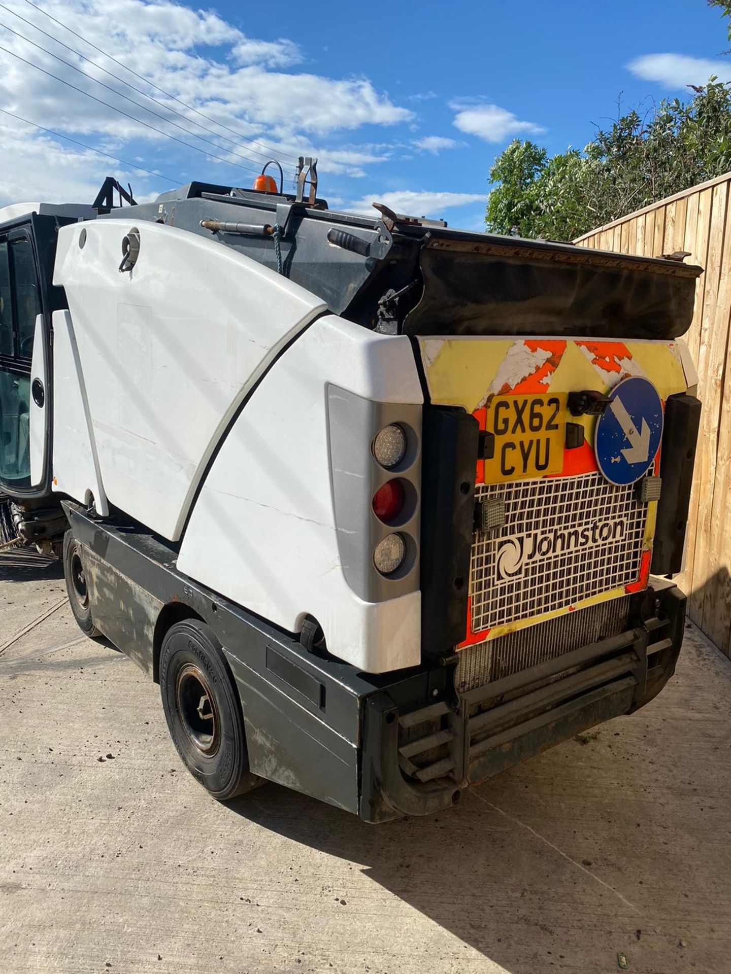 JOHNSTON 142A 101T DIESEL SWEEPER LOCATION N YORKSHIRE. - Image 8 of 12