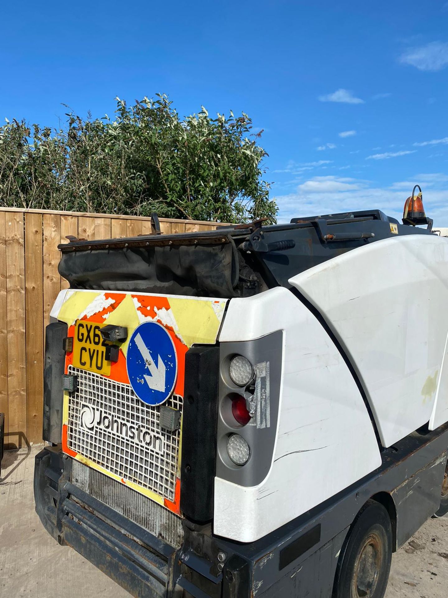 JOHNSTON 142A 101T DIESEL SWEEPER LOCATION N YORKSHIRE. - Image 5 of 12