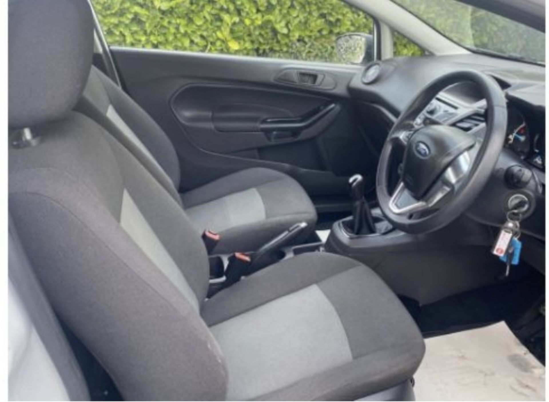 2015 FORD FIESTA 1.5 BASE TDCI 3D VAN 74 BHP LOCATION N IRELAND - Image 3 of 10