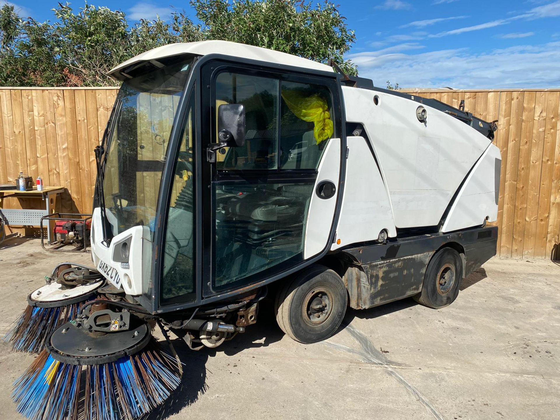 JOHNSTON 142A 101T DIESEL SWEEPER LOCATION N YORKSHIRE. - Image 12 of 12