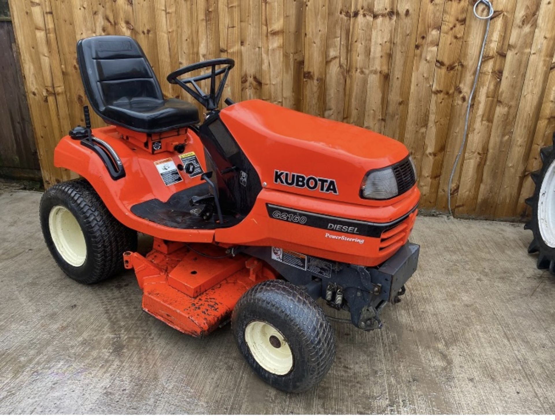 KUBOTA G2160 DIESEL MOWER LOCATION NORTH YORKSHIRE - Image 3 of 5