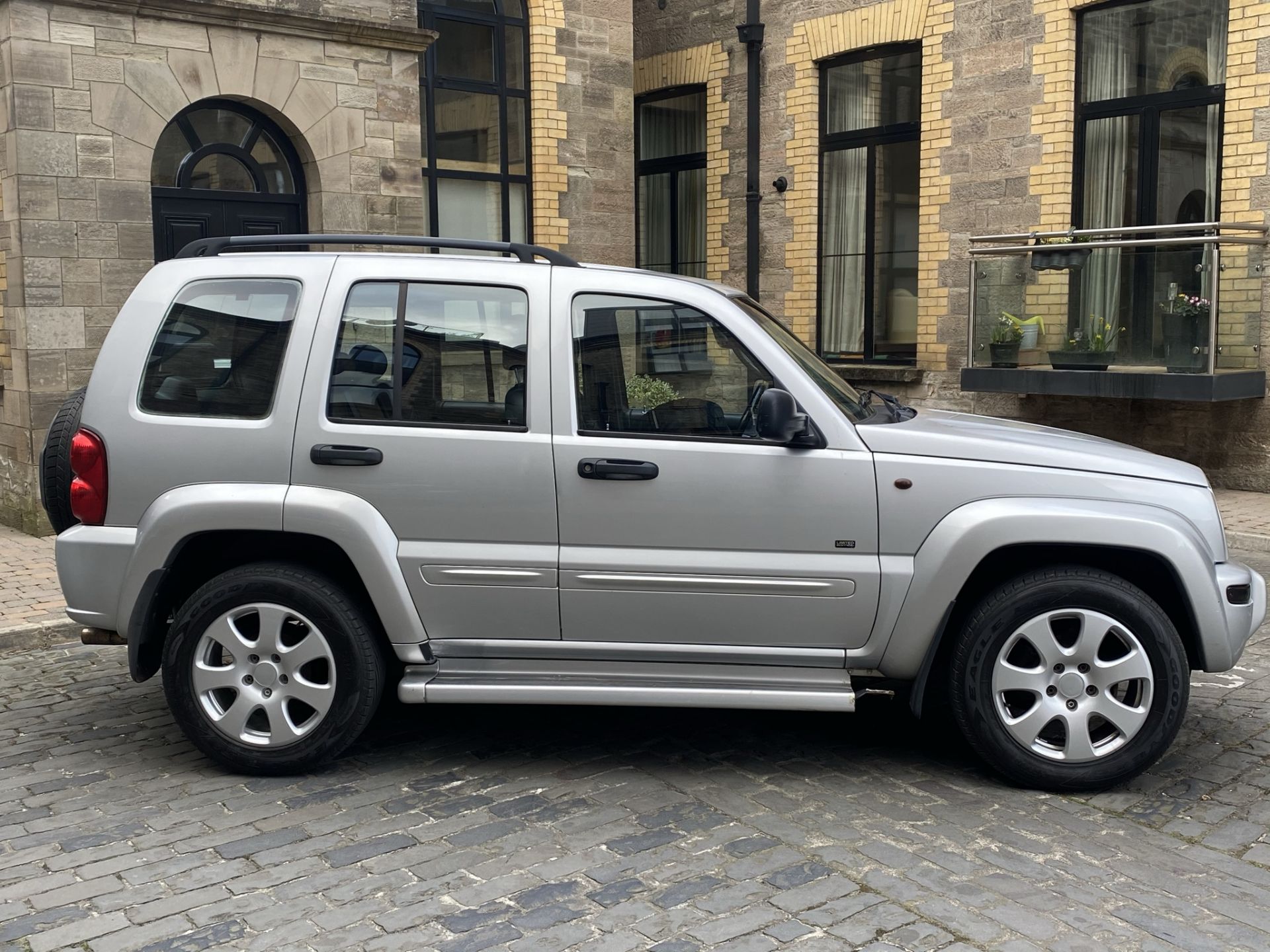 JEEP CHEROKEE 3.7 Limited Auto LPG 71,000 miles LOCATION Co.Down N.Ireland - Image 2 of 15