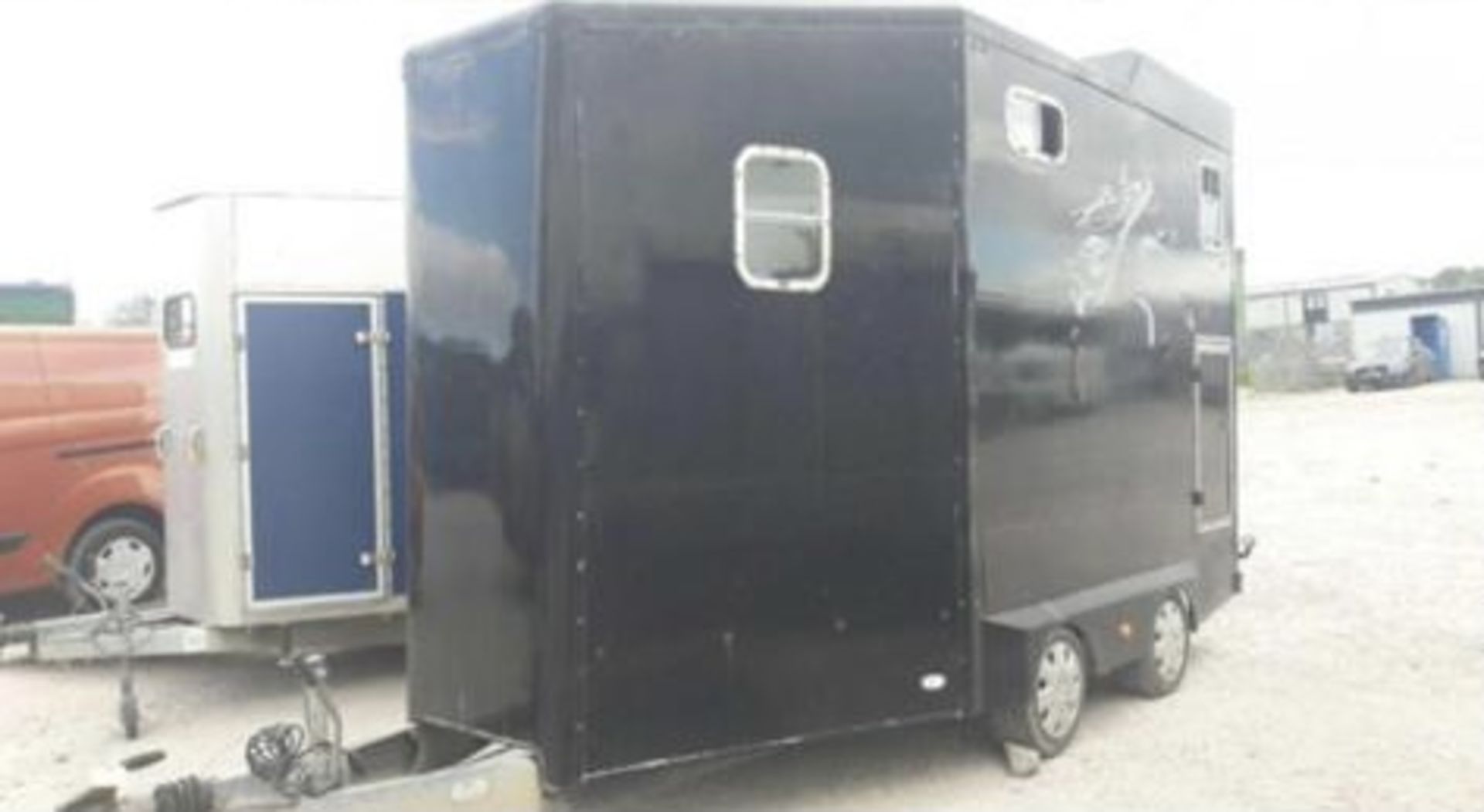 EQUI TREK TWO HORSE TRAILER LOCATION N IRELAND