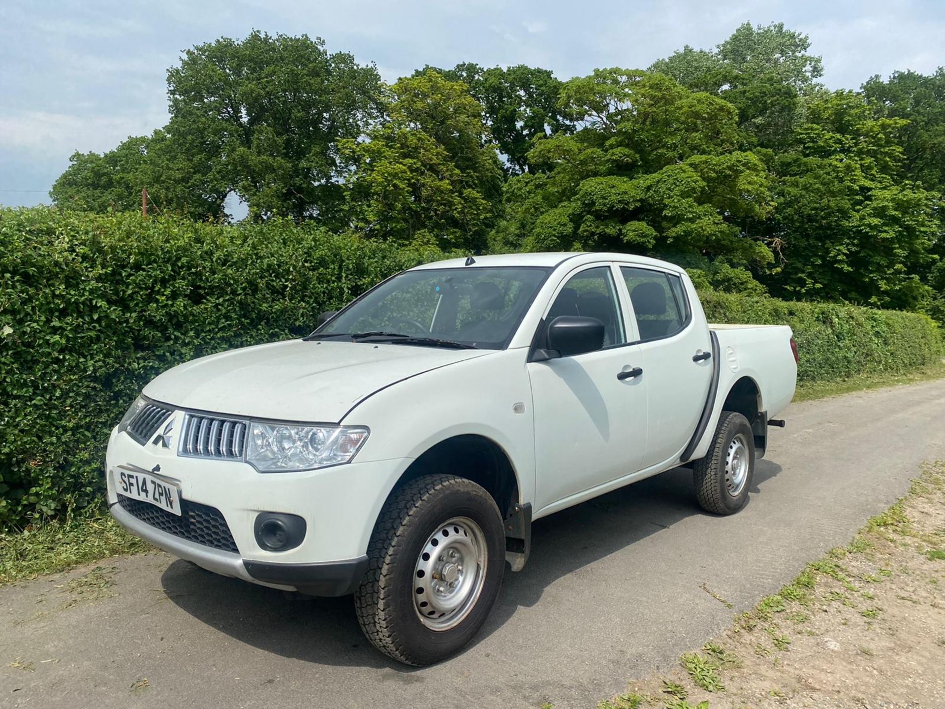 2014 MITSUBISHI L2004 WORK 4X4 PICK UP COUNCIL DIRECT 78,637 MILES LOCATION NORTH YORKSHIRE. - Image 3 of 10