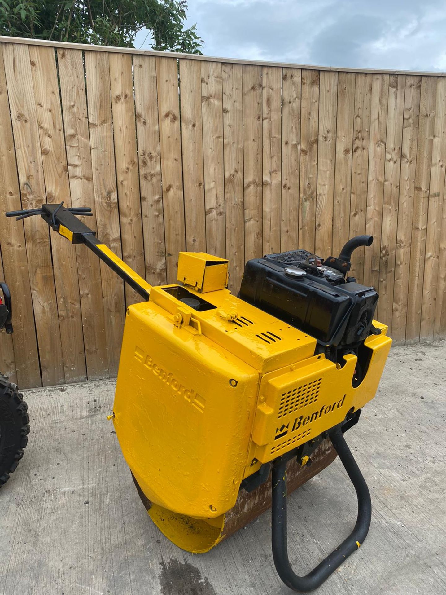 BOMAG DOUBLE DRUM ROLLER LOCATION NORTH YORKSHIRE - Image 2 of 2